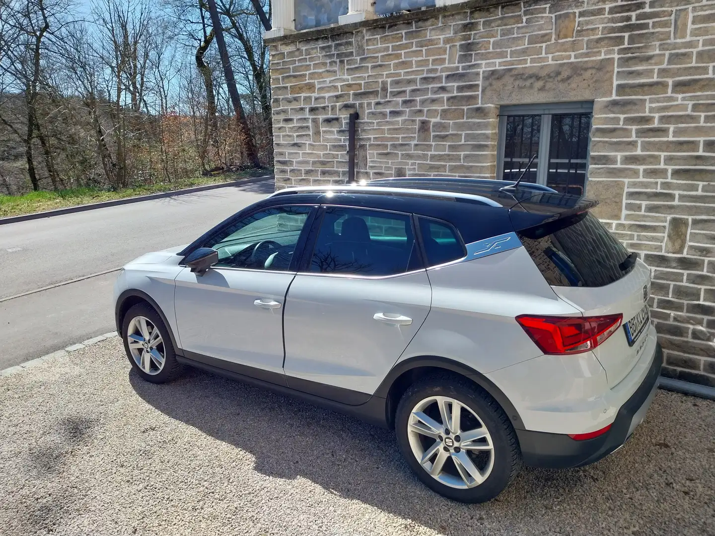 SEAT Arona Arona 1.0 TSI OPF FR Weiß - 1