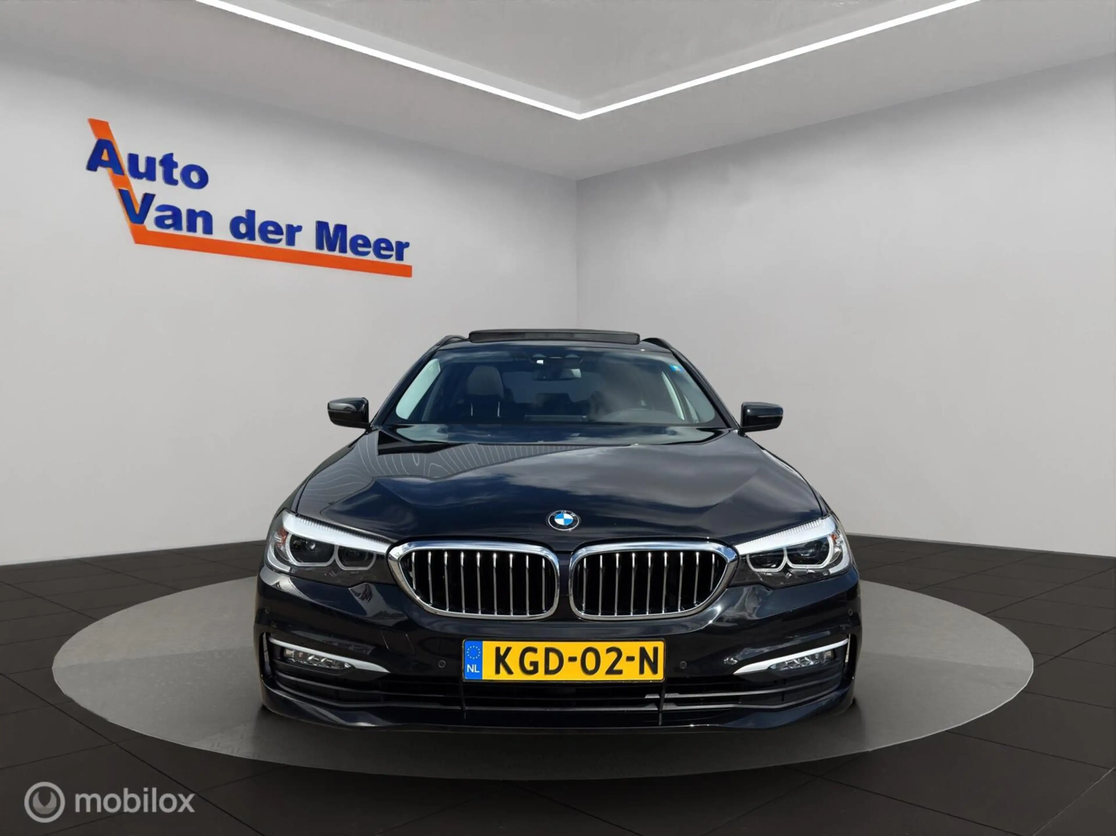 BMW 530 5-serie Touring 530i xDrive / Panoramadak / M-spor — photo 3