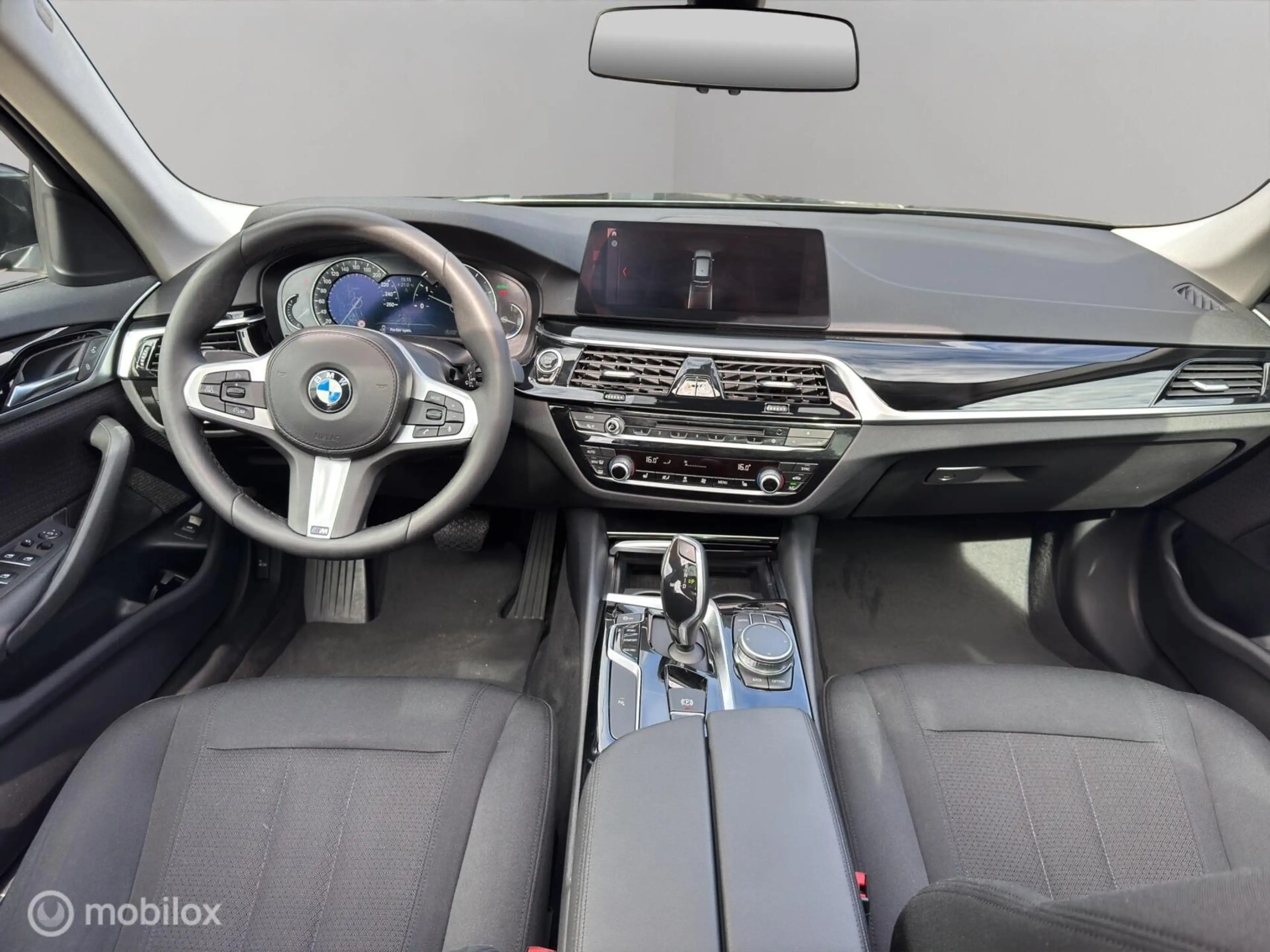 BMW 530 5-serie Touring 530i xDrive / Panoramadak / M-spor — photo 7