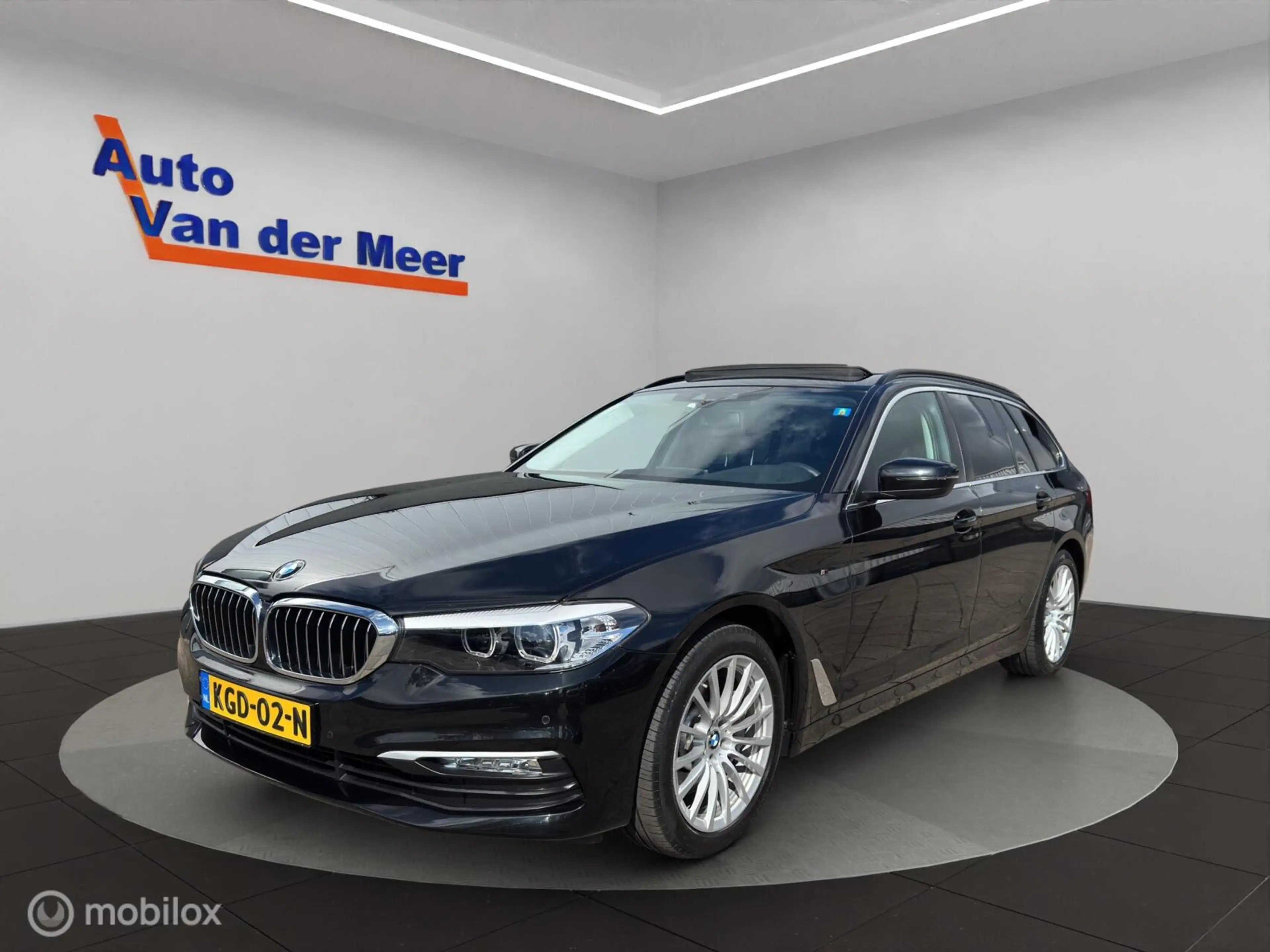 BMW 530 5-serie Touring 530i xDrive / Panoramadak / M-spor — photo 10