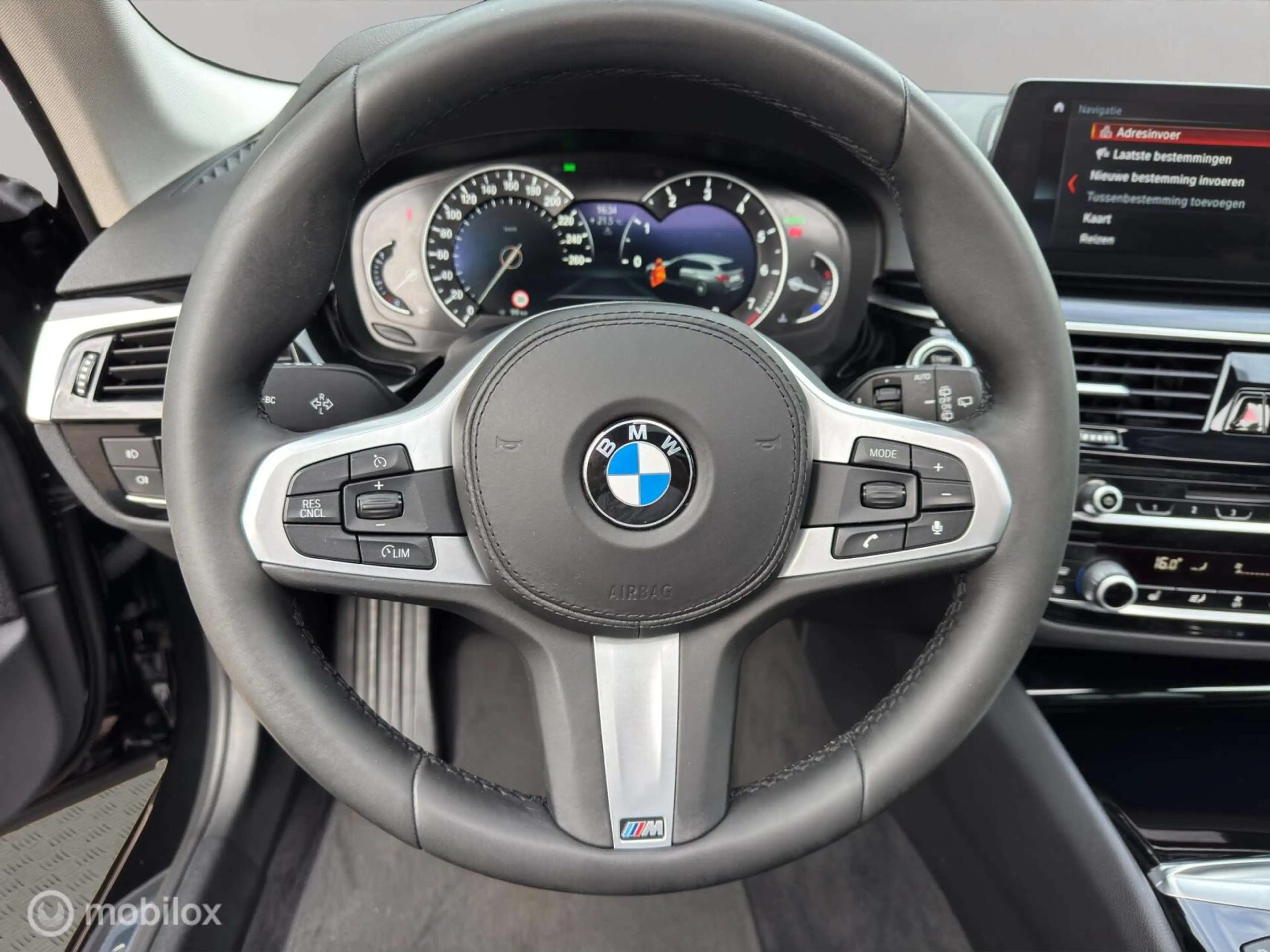 BMW 530 5-serie Touring 530i xDrive / Panoramadak / M-spor — photo 12