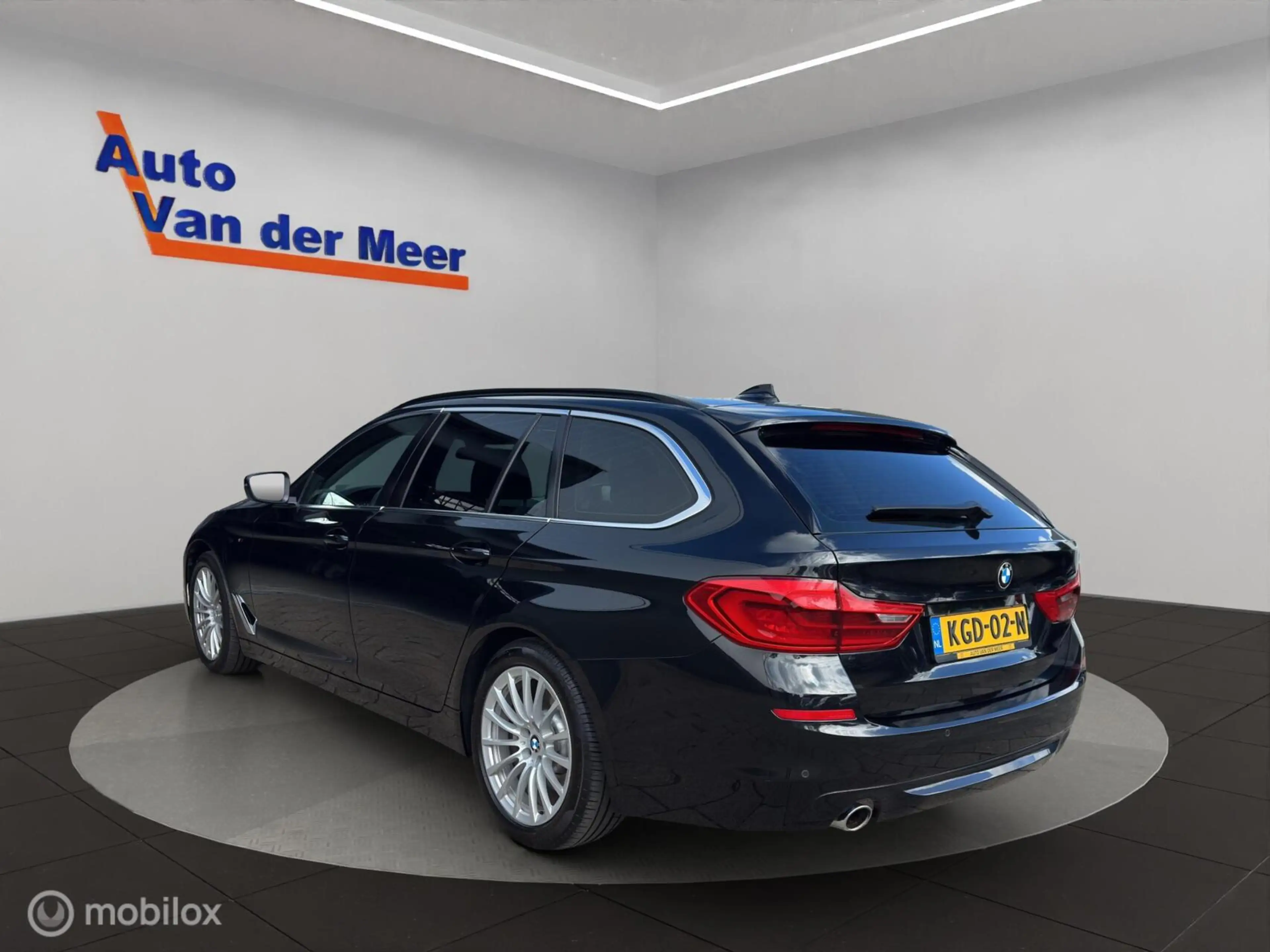 BMW 530 5-serie Touring 530i xDrive / Panoramadak / M-spor — photo 2