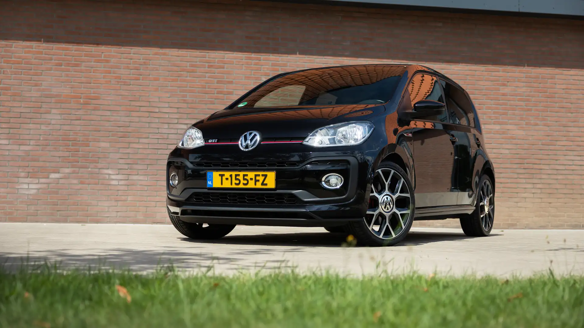 Volkswagen up! 1.0 TSI GTI | Pano | Camera | Beats Audio | 5-drs Zwart - 1