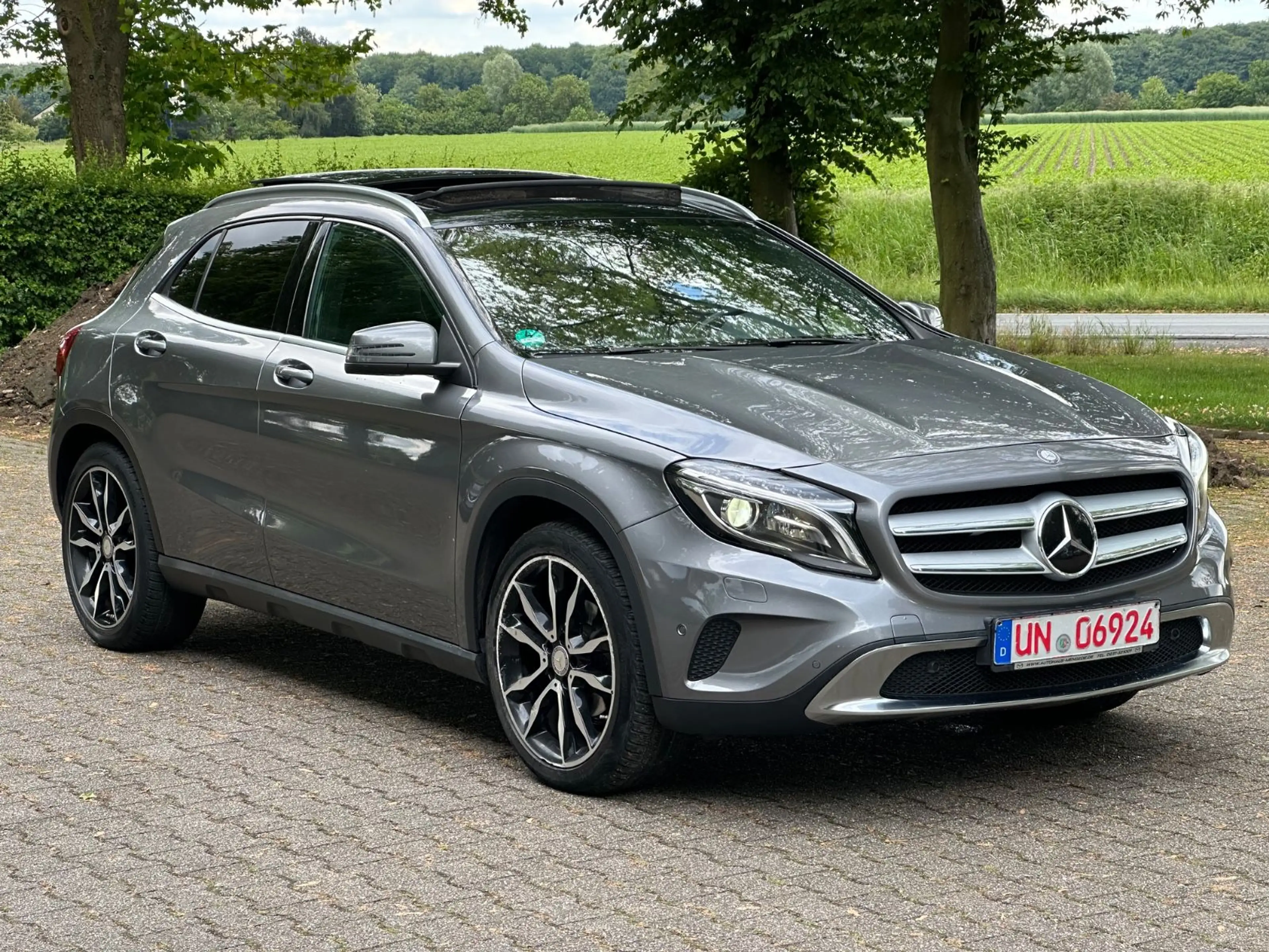 Mercedes-Benz GLA 220 d *4-MATIC*PANO*MEMORY* — photo 4