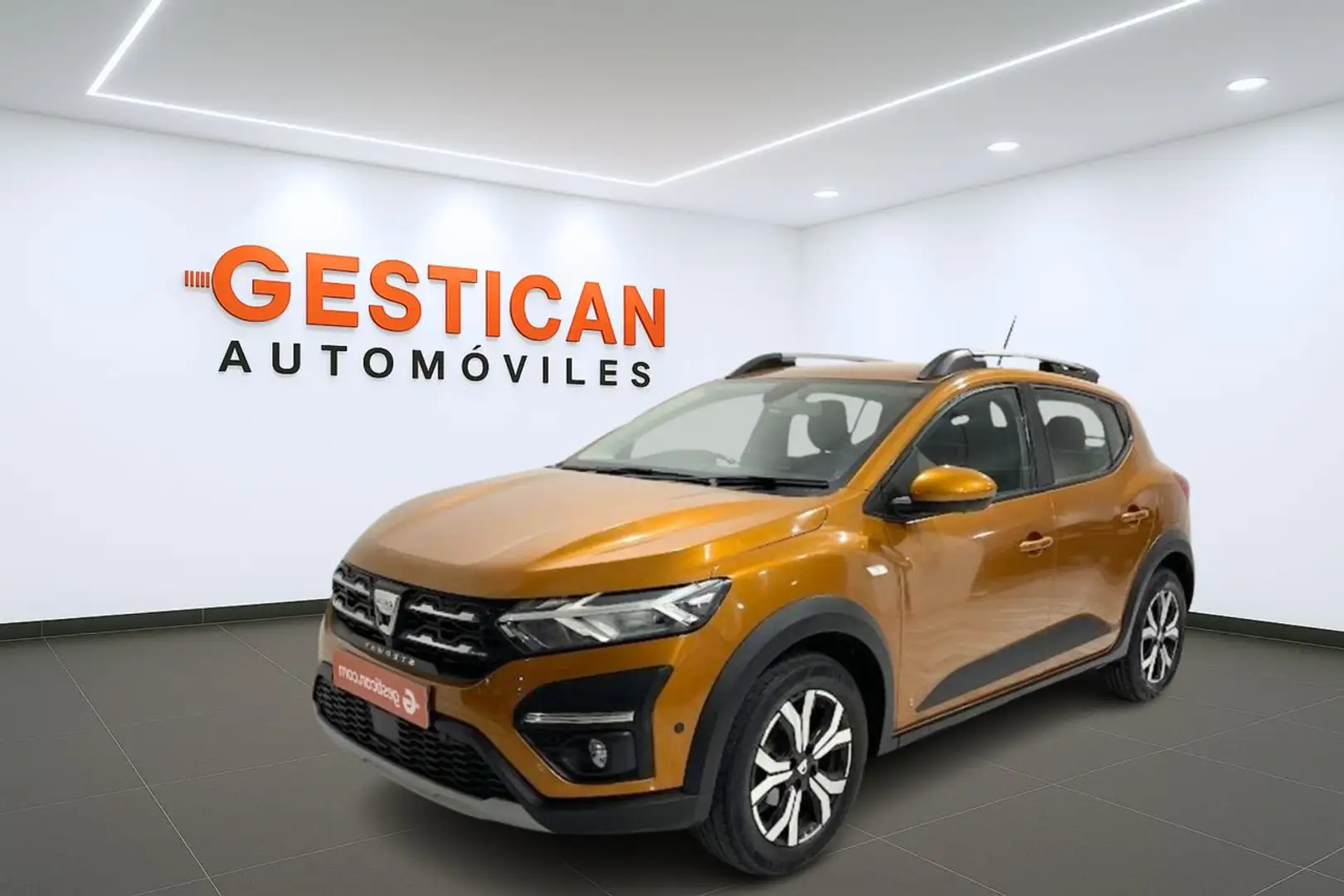 Dacia Sandero TCe Comfort 67kW Orange - 1
