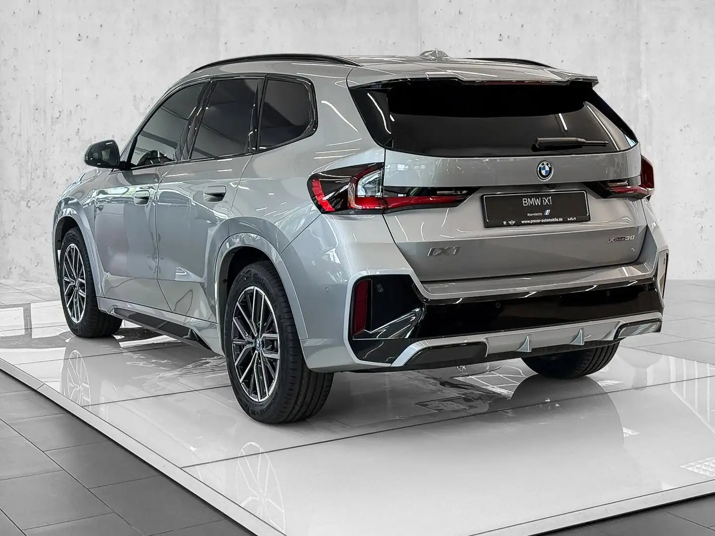 BMW iX1 xDrive30 M-Sportpaket * HiFi Lautsprechersystem ha Grau - 2