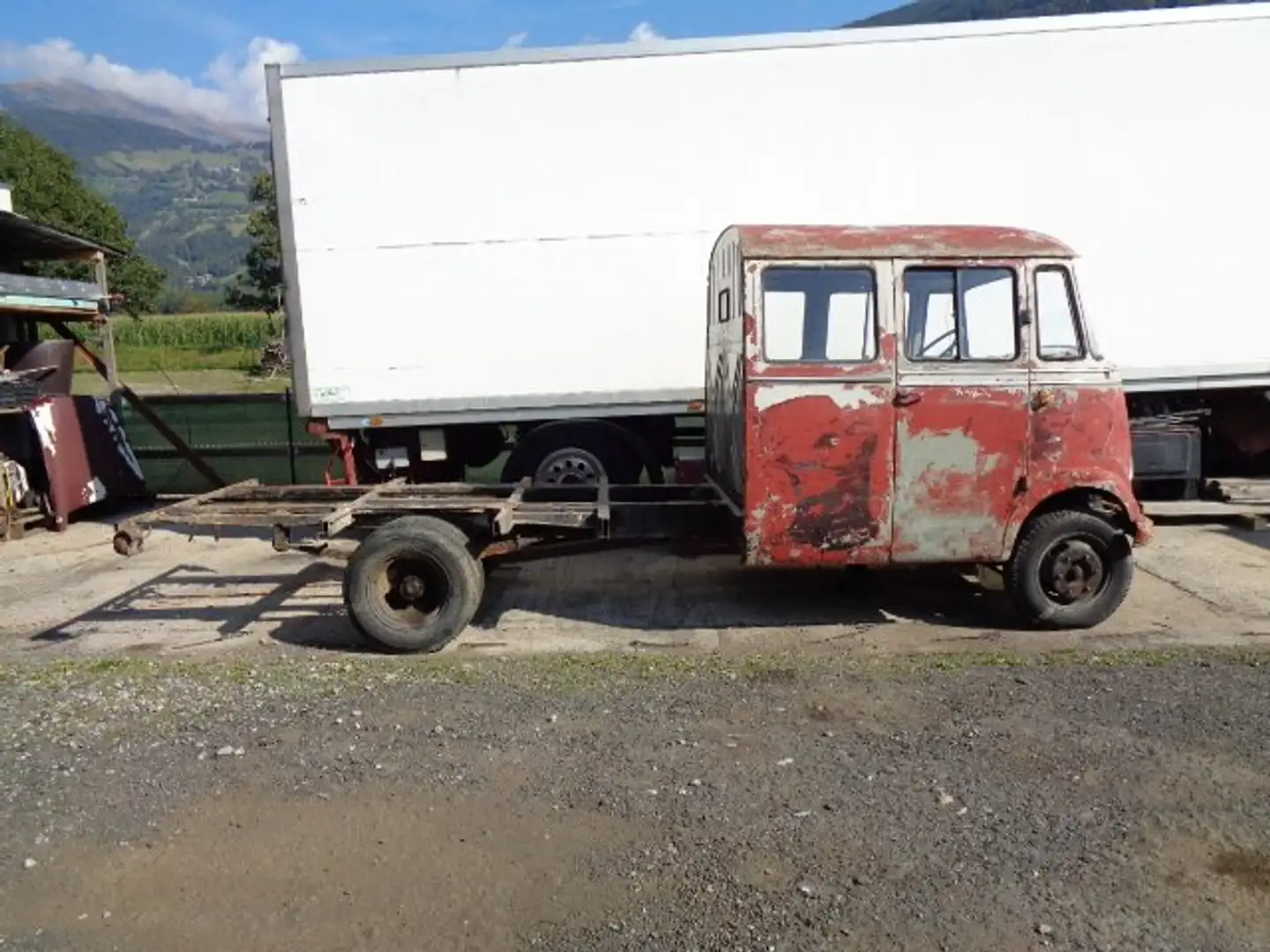 Mercedes-Benz 319L 406/36 Rot - 2