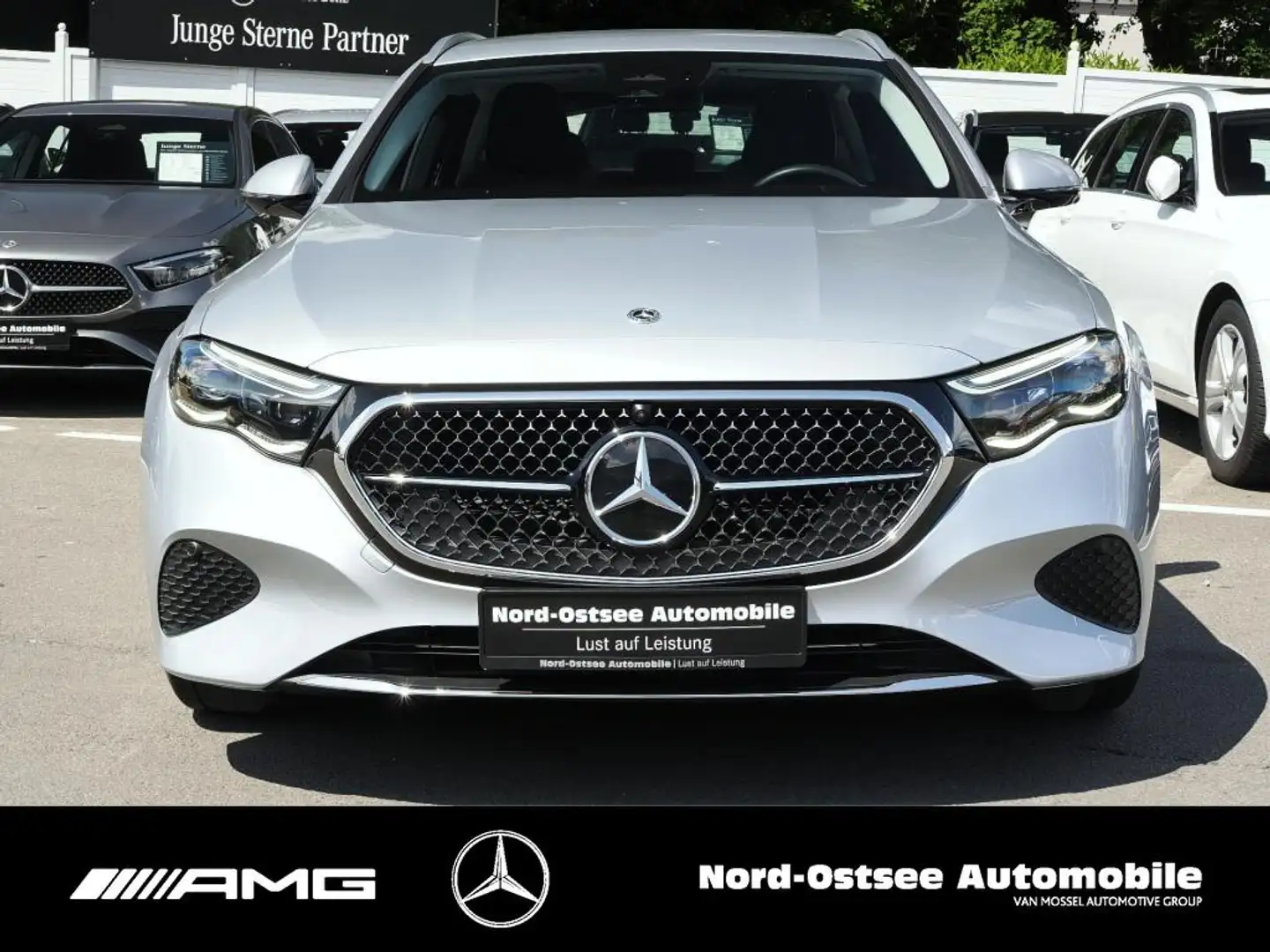 Mercedes-Benz E 300 e T AVANTGARDE ADV.+ AHK 4D-SOUND KEYLESS Argent - 2