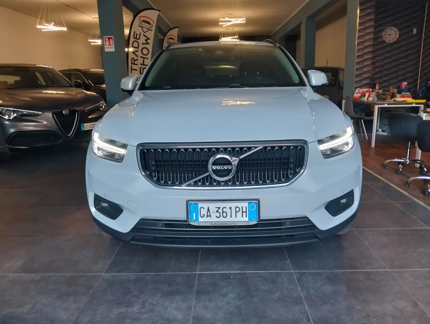 Volvo XC40 2.0 d3 Business awd geartronic Argent - 2