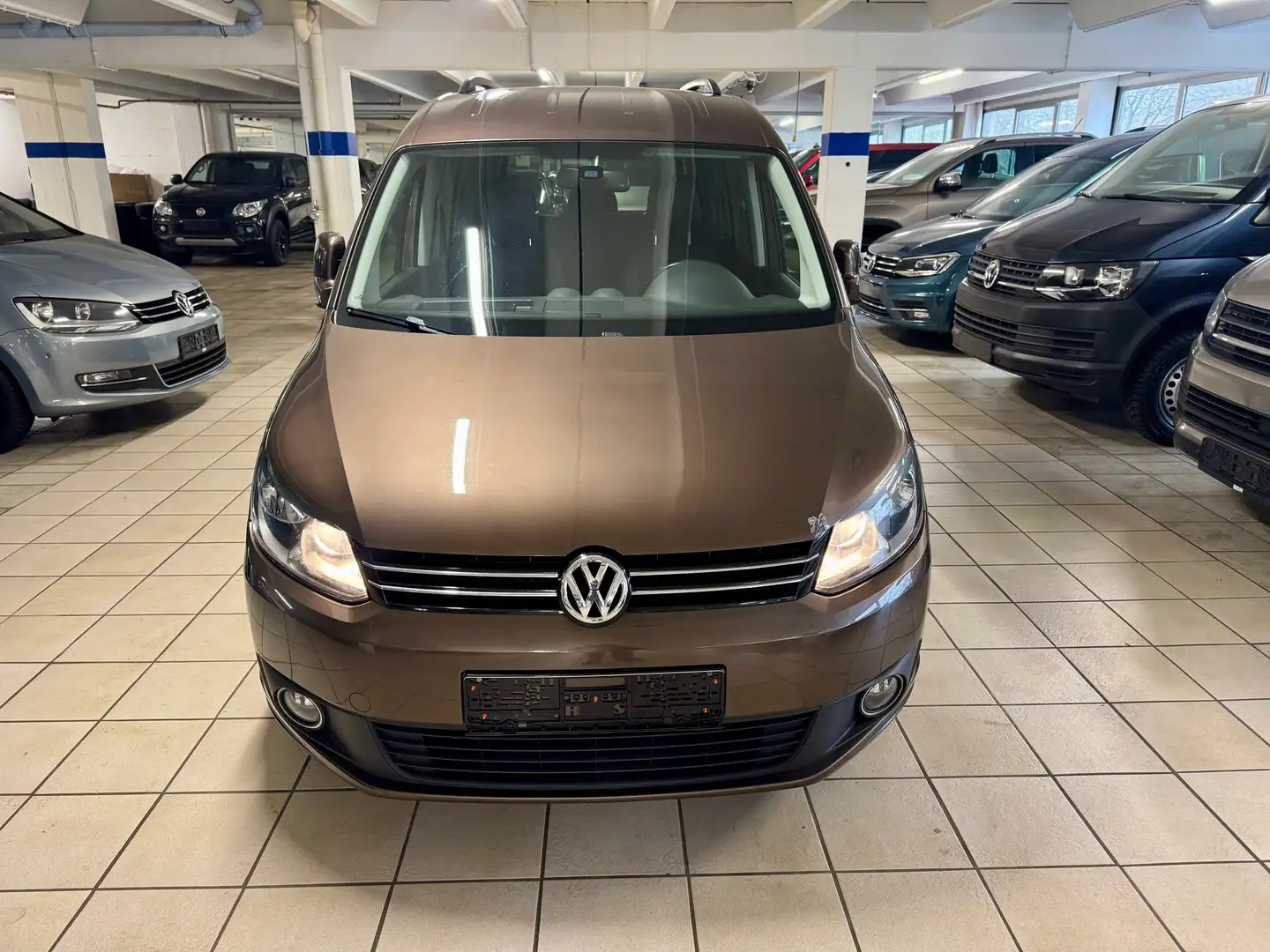 Volkswagen Caddy 1.6 TDI Comfortline Klimaautomatik Marrón - 2