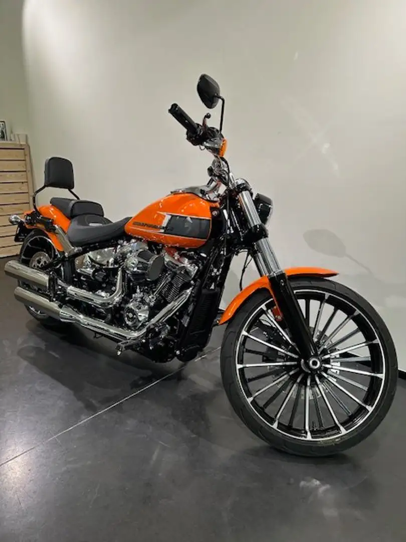 Harley-Davidson Breakout 117 Oranje - 2
