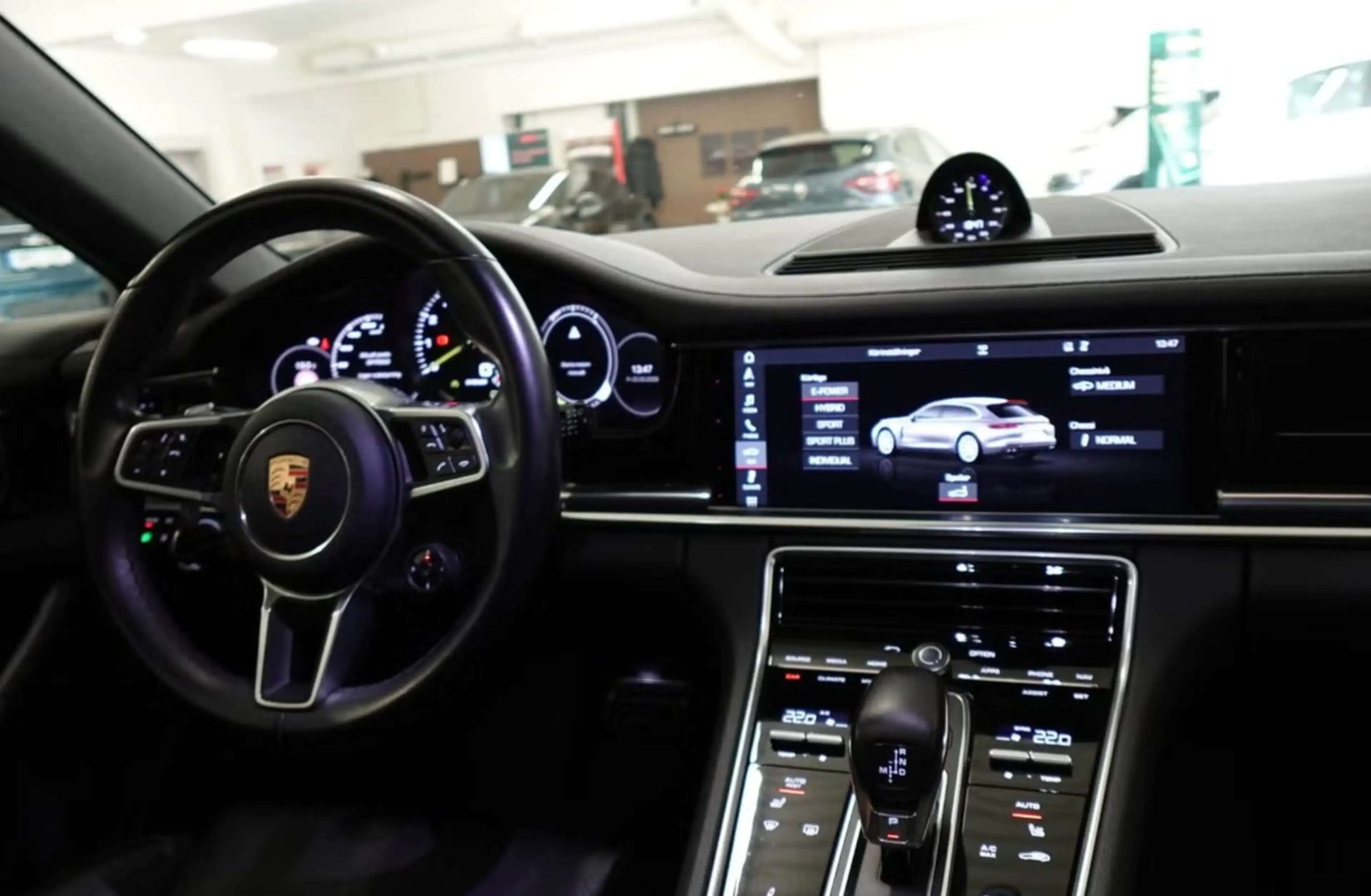 Porsche Panamera Sport Turismo 4 E-Hybrid Edition 10 Jahre *PANO/BO — photo 9