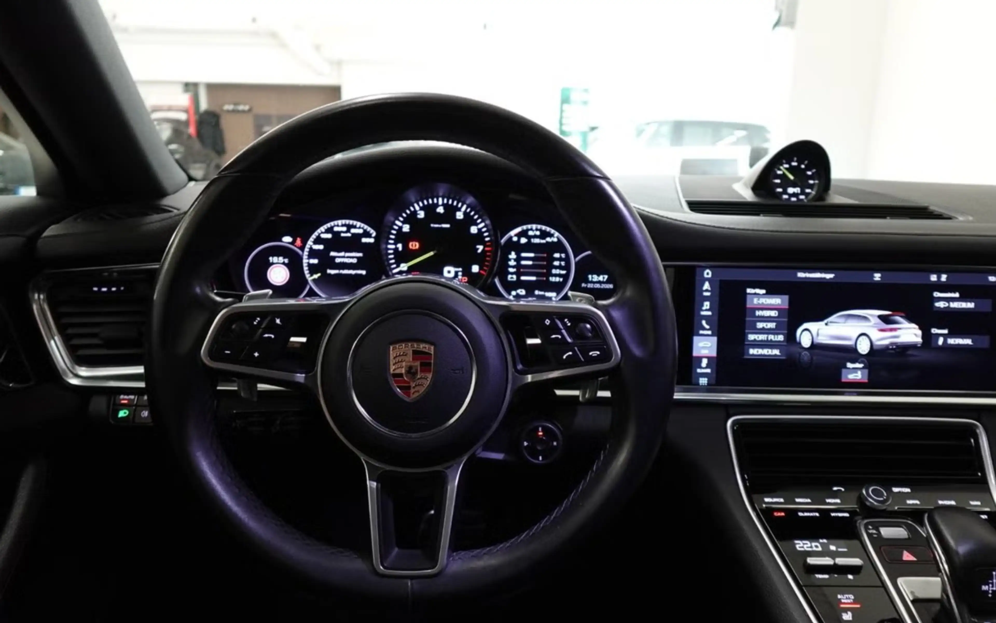 Porsche Panamera Sport Turismo 4 E-Hybrid Edition 10 Jahre *PANO/BO — photo 8