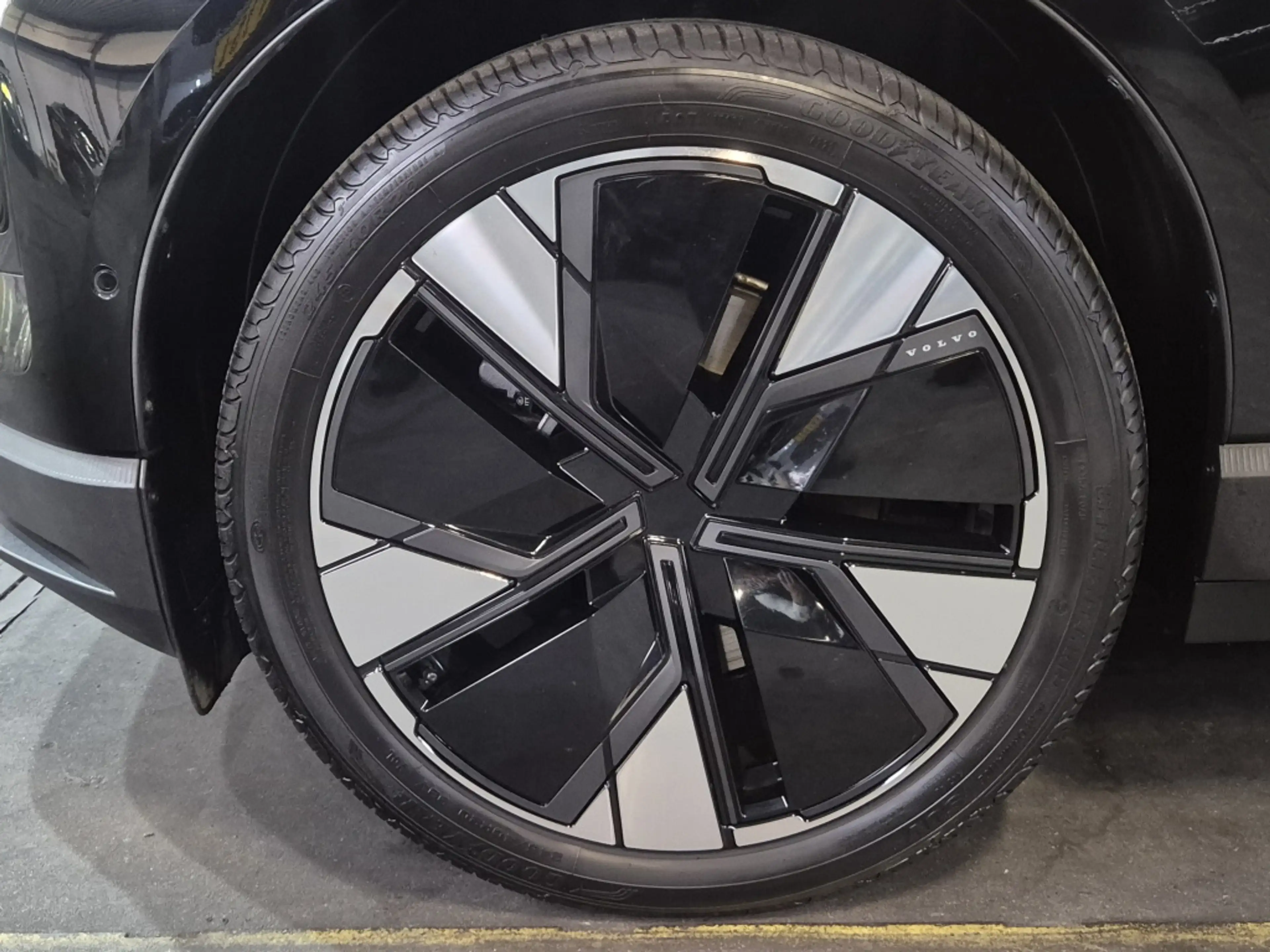 Volvo EX30 Extended Ultra 69kWh/272PK | BLIS | Harman/Kardon — photo 5