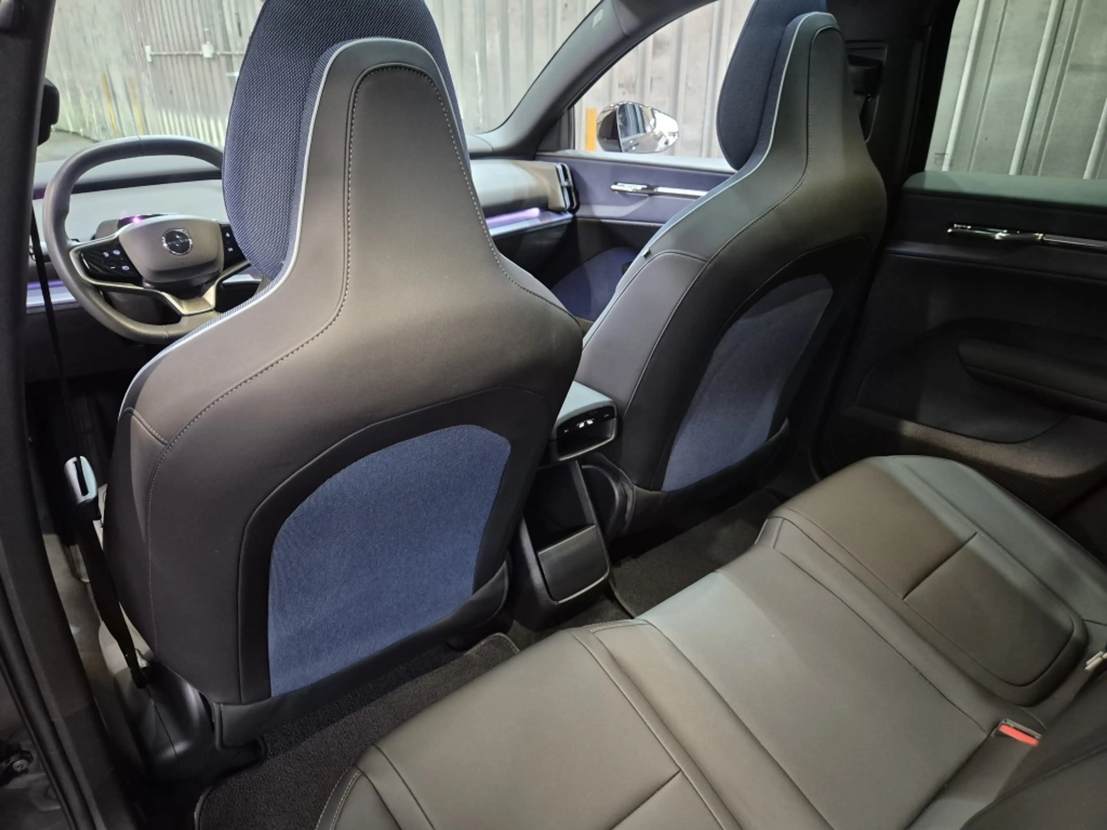 Volvo EX30 Extended Ultra 69kWh/272PK | BLIS | Harman/Kardon — photo 14