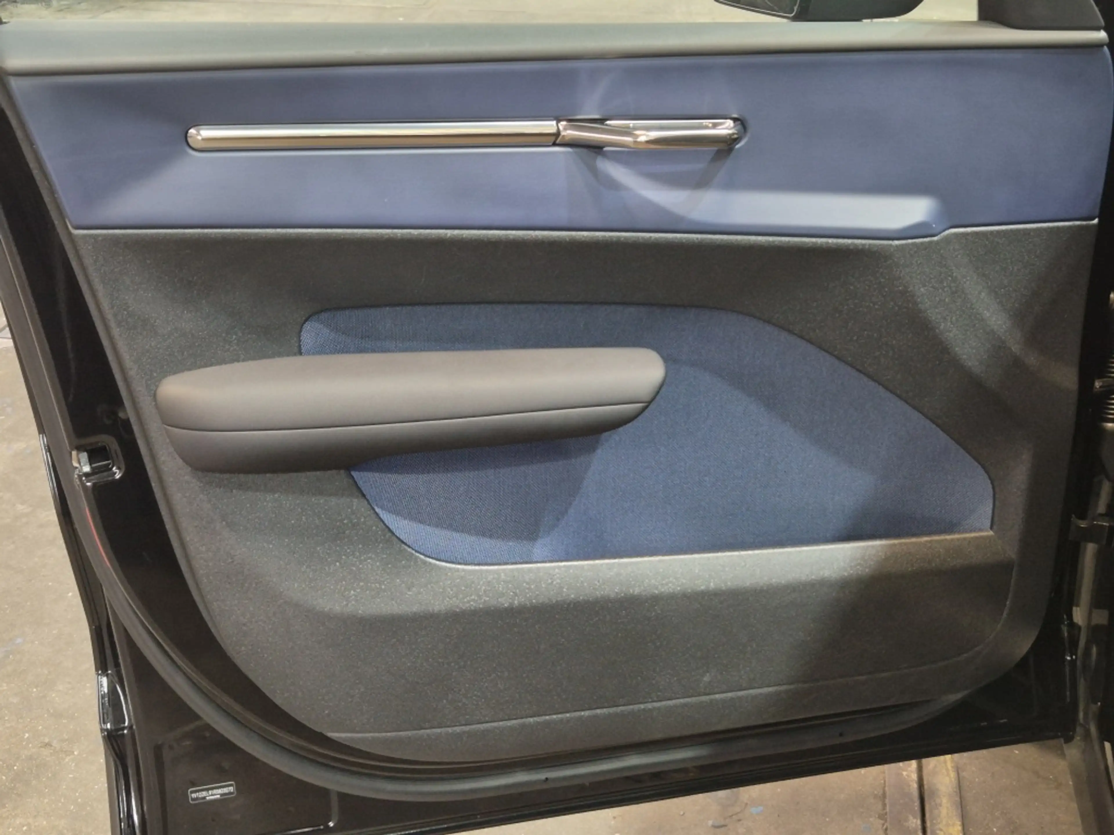 Volvo EX30 Extended Ultra 69kWh/272PK | BLIS | Harman/Kardon — photo 9