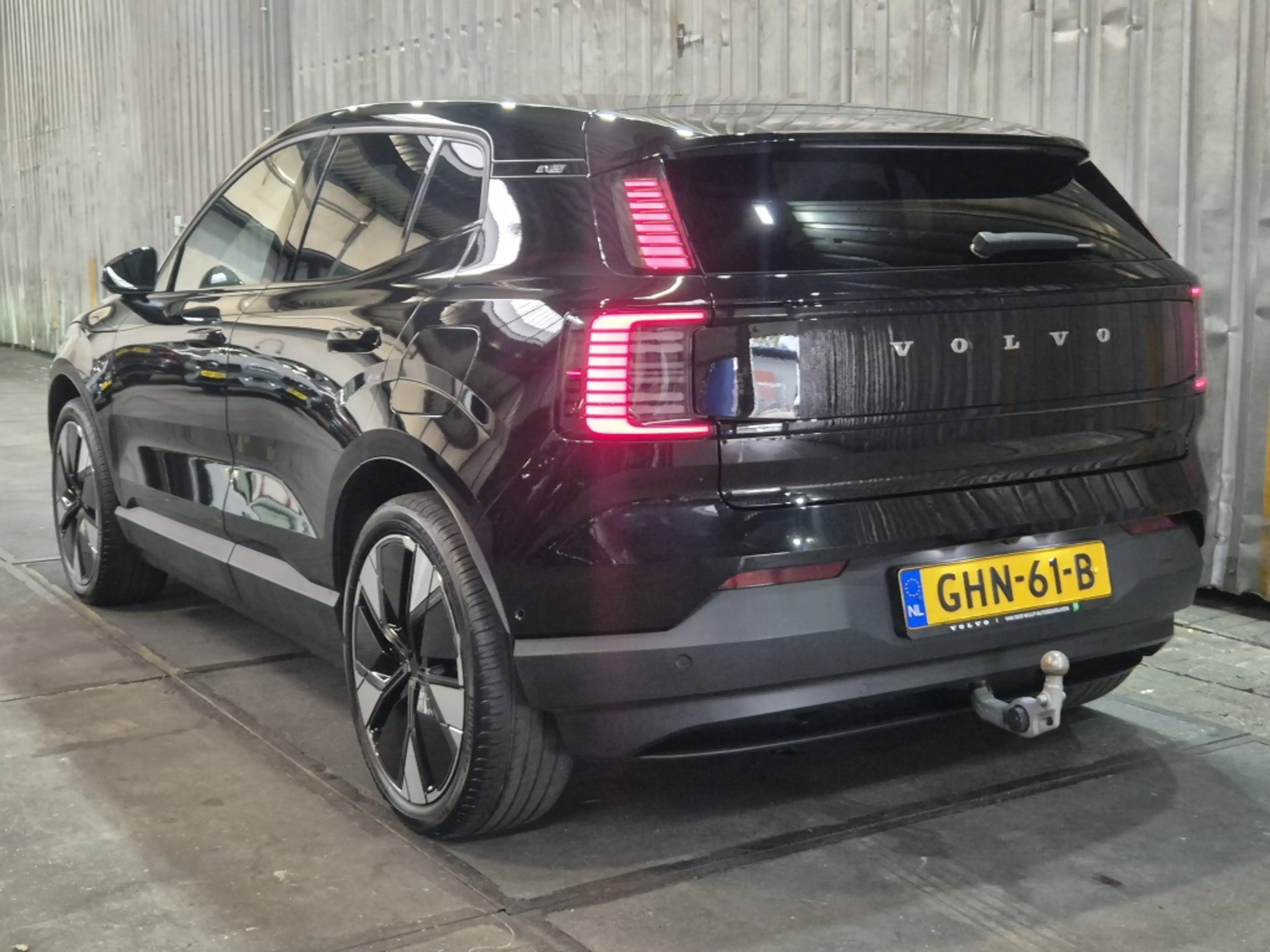 Volvo EX30 Extended Ultra 69kWh/272PK | BLIS | Harman/Kardon — photo 2