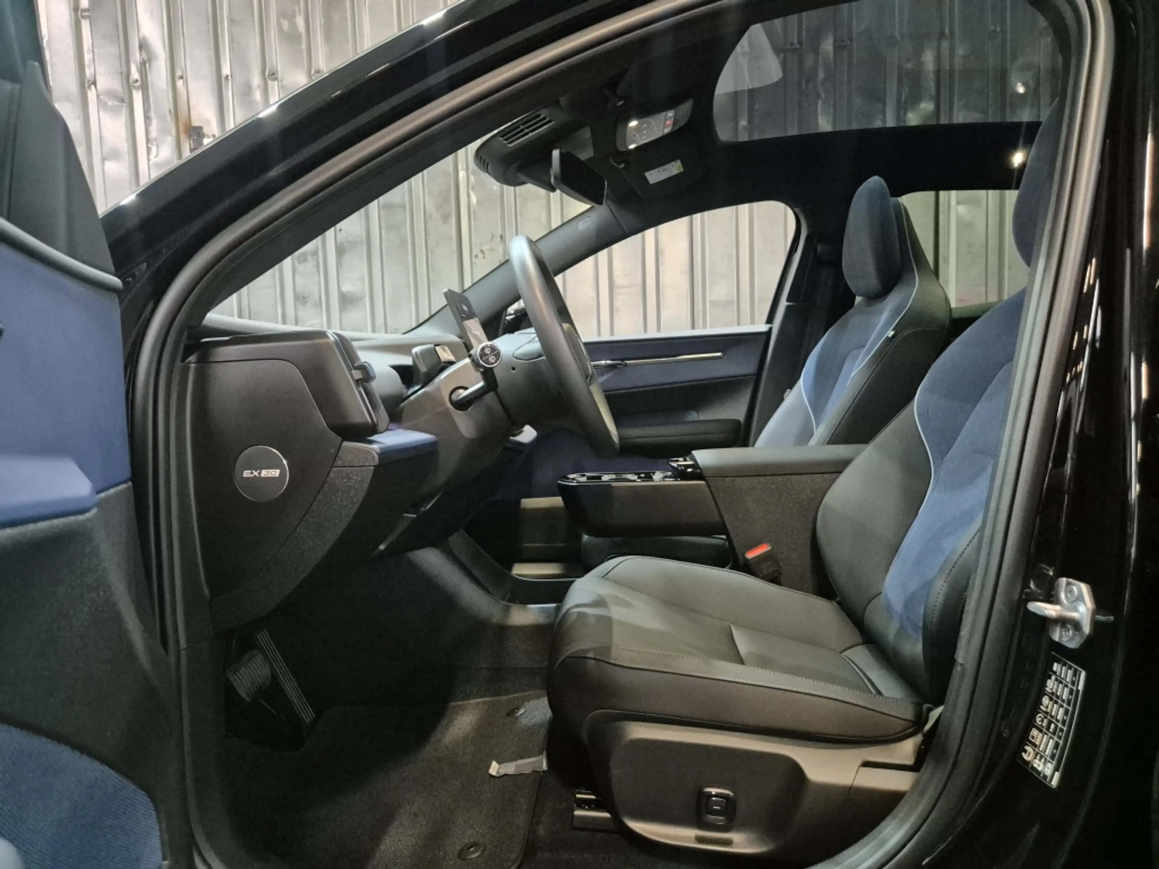 Volvo EX30 Extended Ultra 69kWh/272PK | BLIS | Harman/Kardon — photo 11