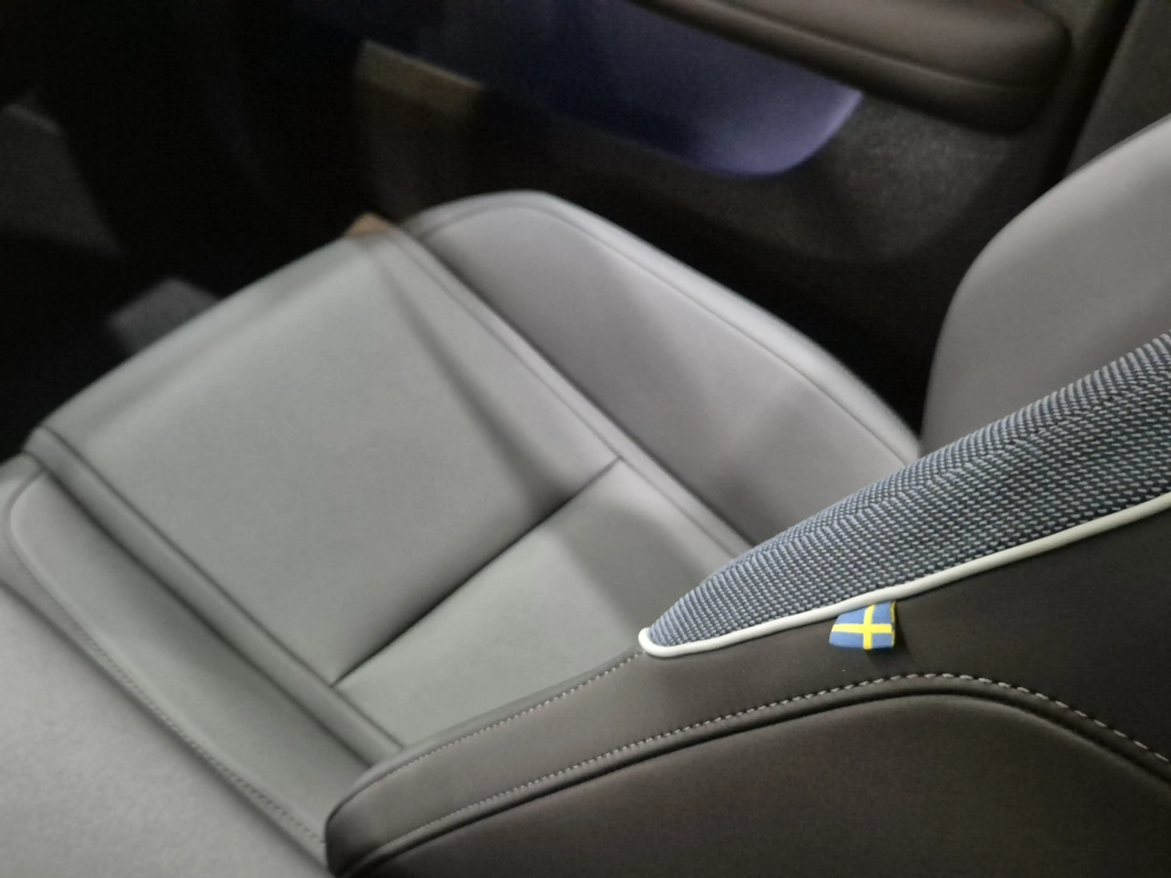 Volvo EX30 Extended Ultra 69kWh/272PK | BLIS | Harman/Kardon — photo 33