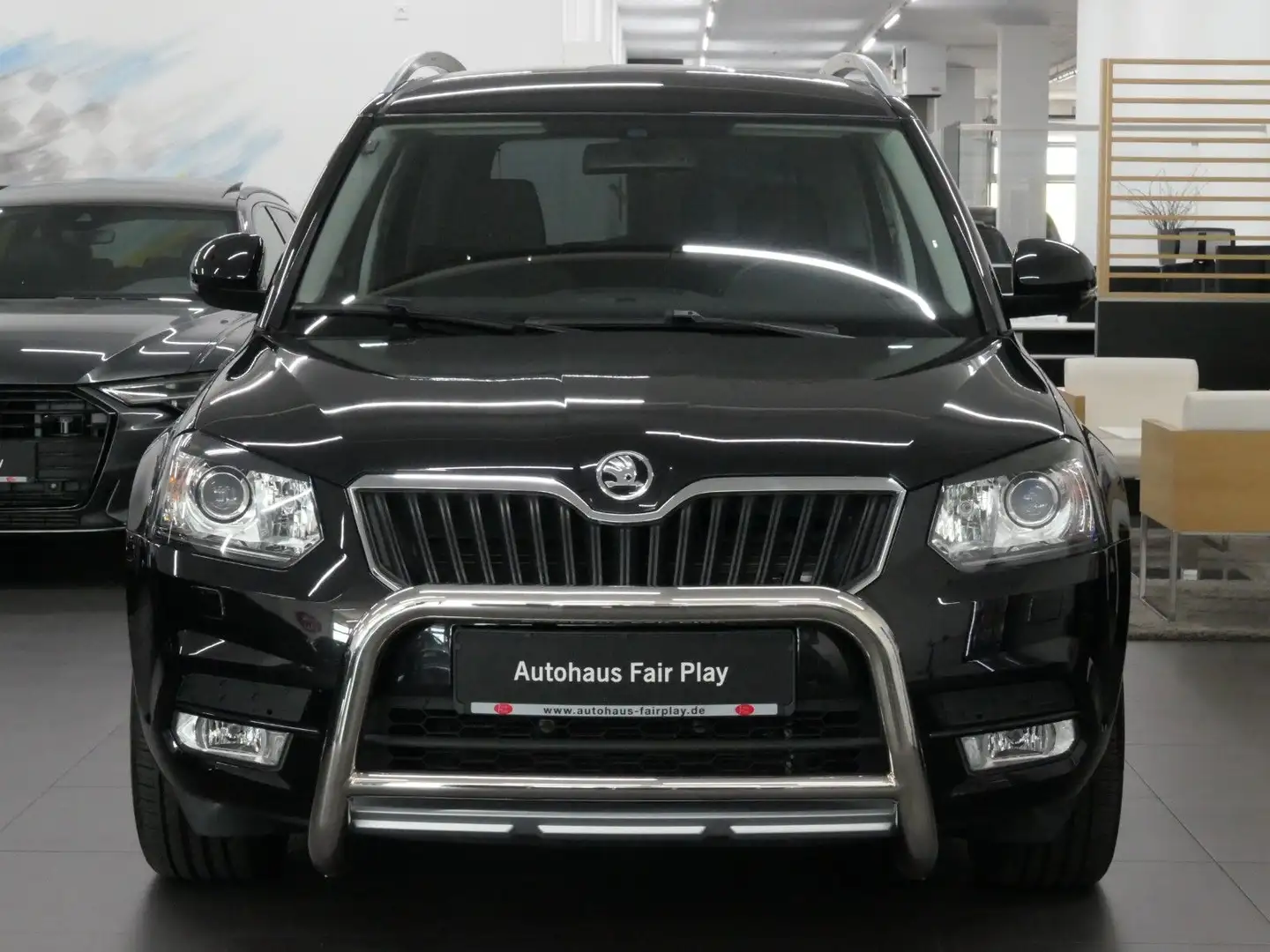 Skoda Yeti Edition XENON/NAVI/AHK/STANDHEIZUNG/U-FREI! Schwarz - 2