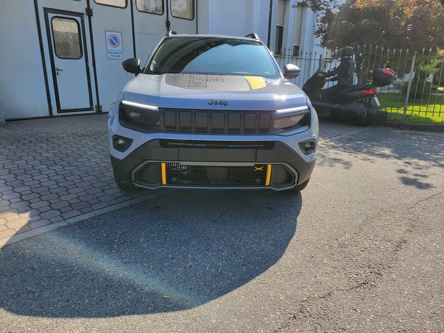 Jeep Avenger 1.2 turbo e-hybrid mhev The North Face 4xe 145cv Grigio - 2