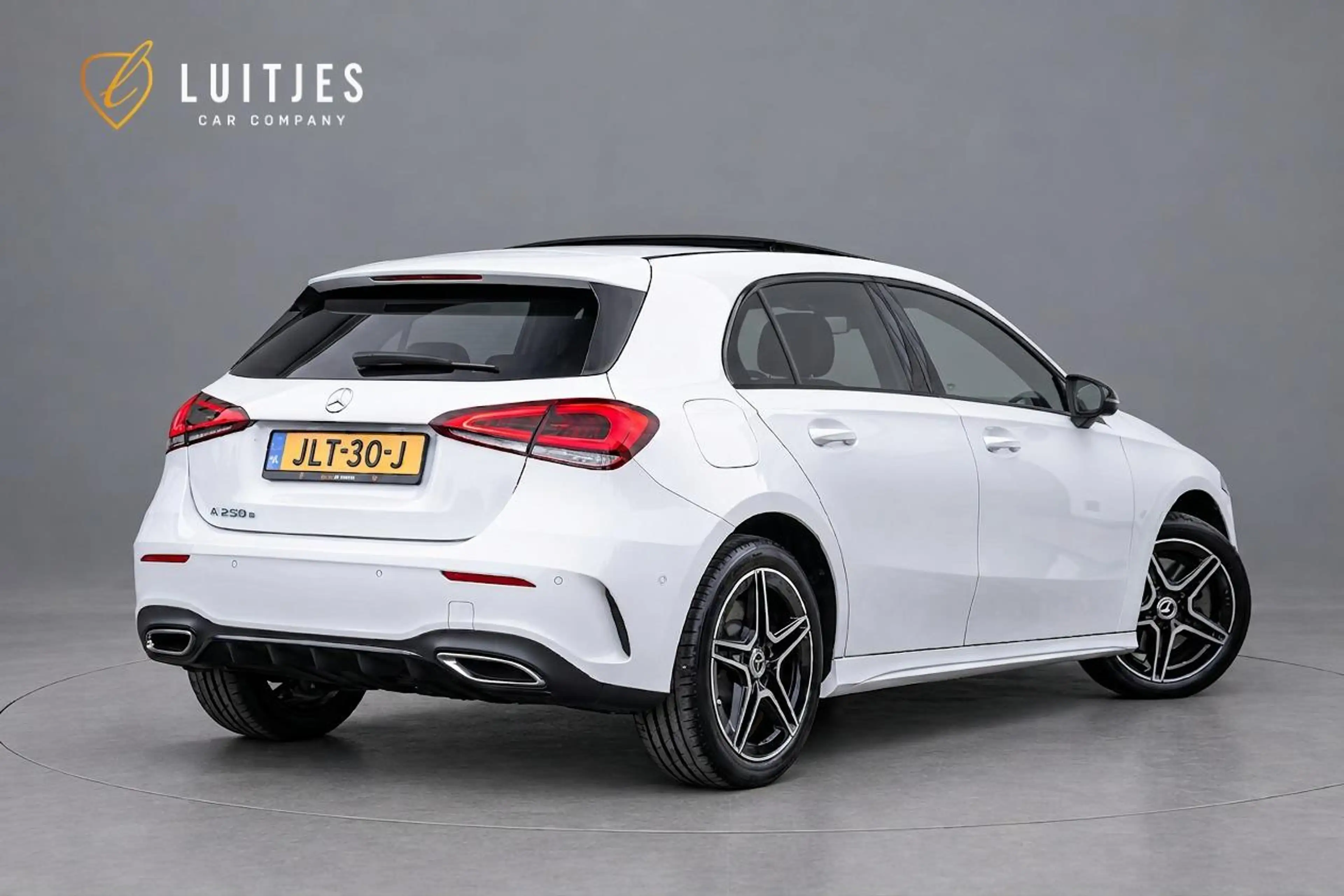 Mercedes-Benz A 250 250e AMG Line Pano-dak|Sfeerverl.|Carplay|Camera|W — photo 2