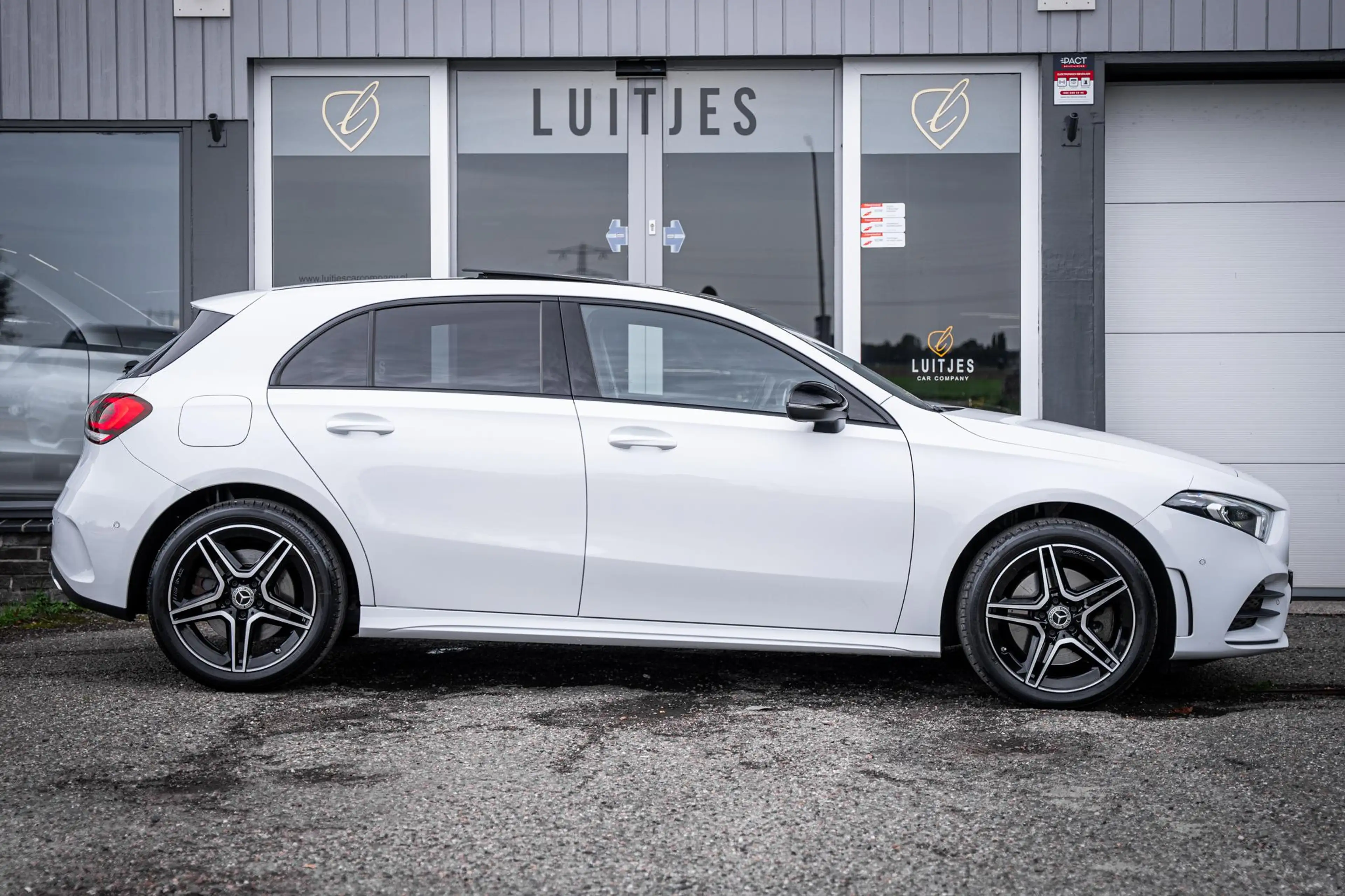 Mercedes-Benz A 250 250e AMG Line Pano-dak|Sfeerverl.|Carplay|Camera|W — photo 9