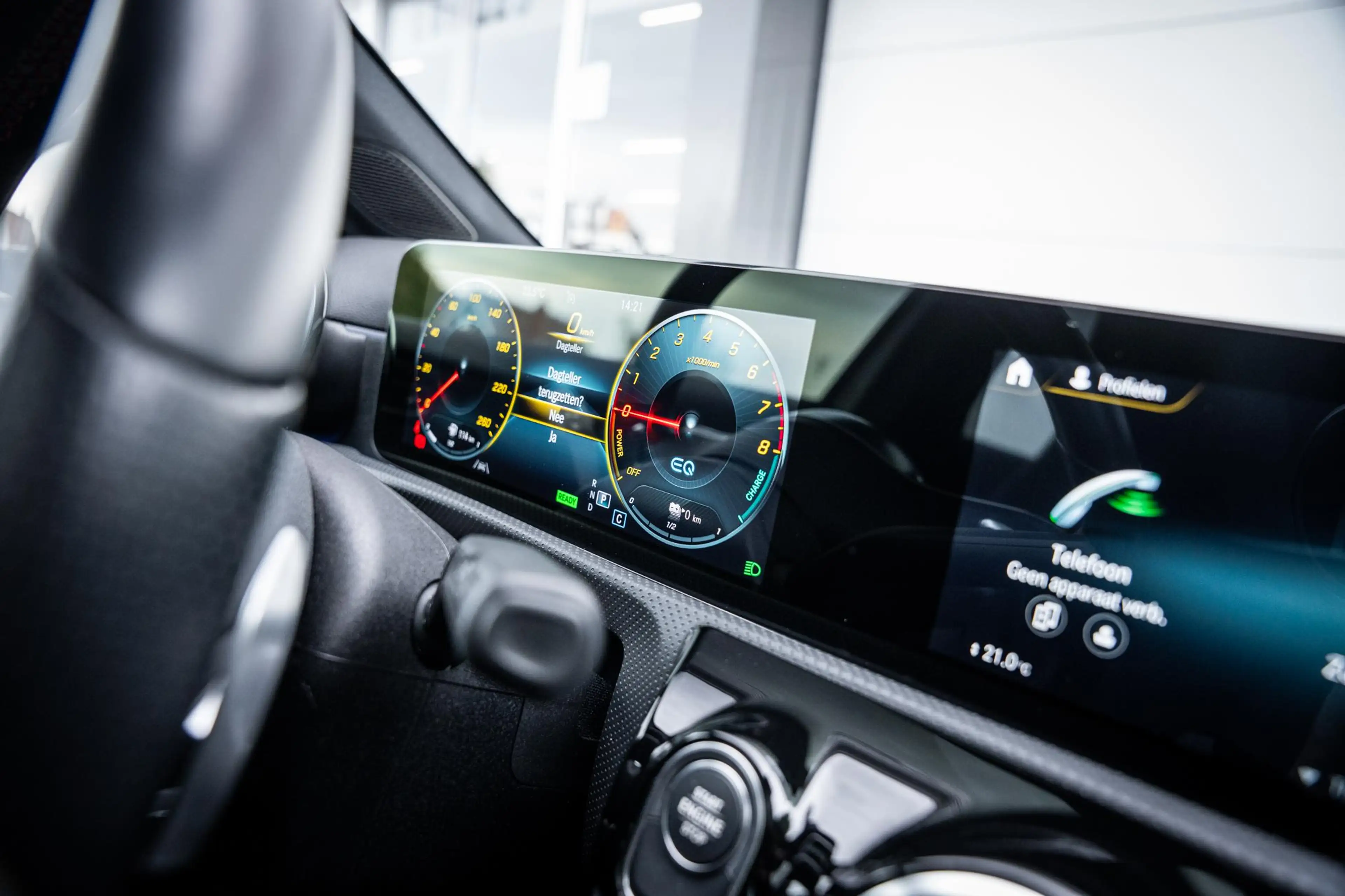 Mercedes-Benz A 250 250e AMG Line Pano-dak|Sfeerverl.|Carplay|Camera|W — photo 37