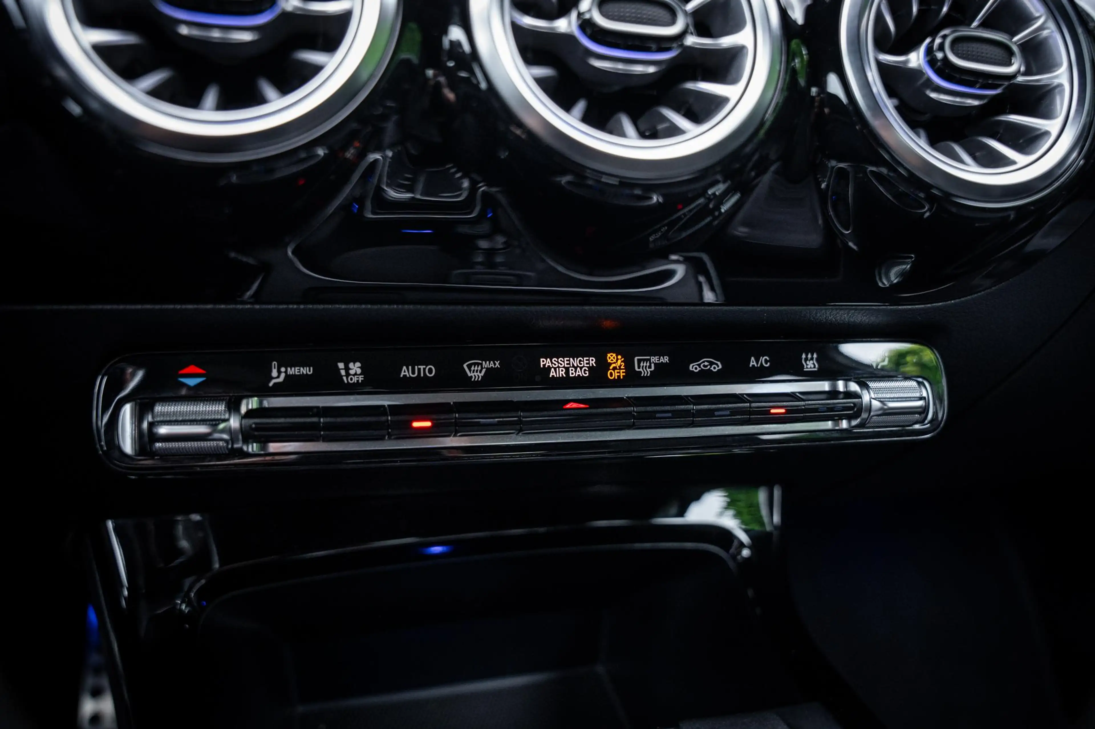 Mercedes-Benz A 250 250e AMG Line Pano-dak|Sfeerverl.|Carplay|Camera|W — photo 29