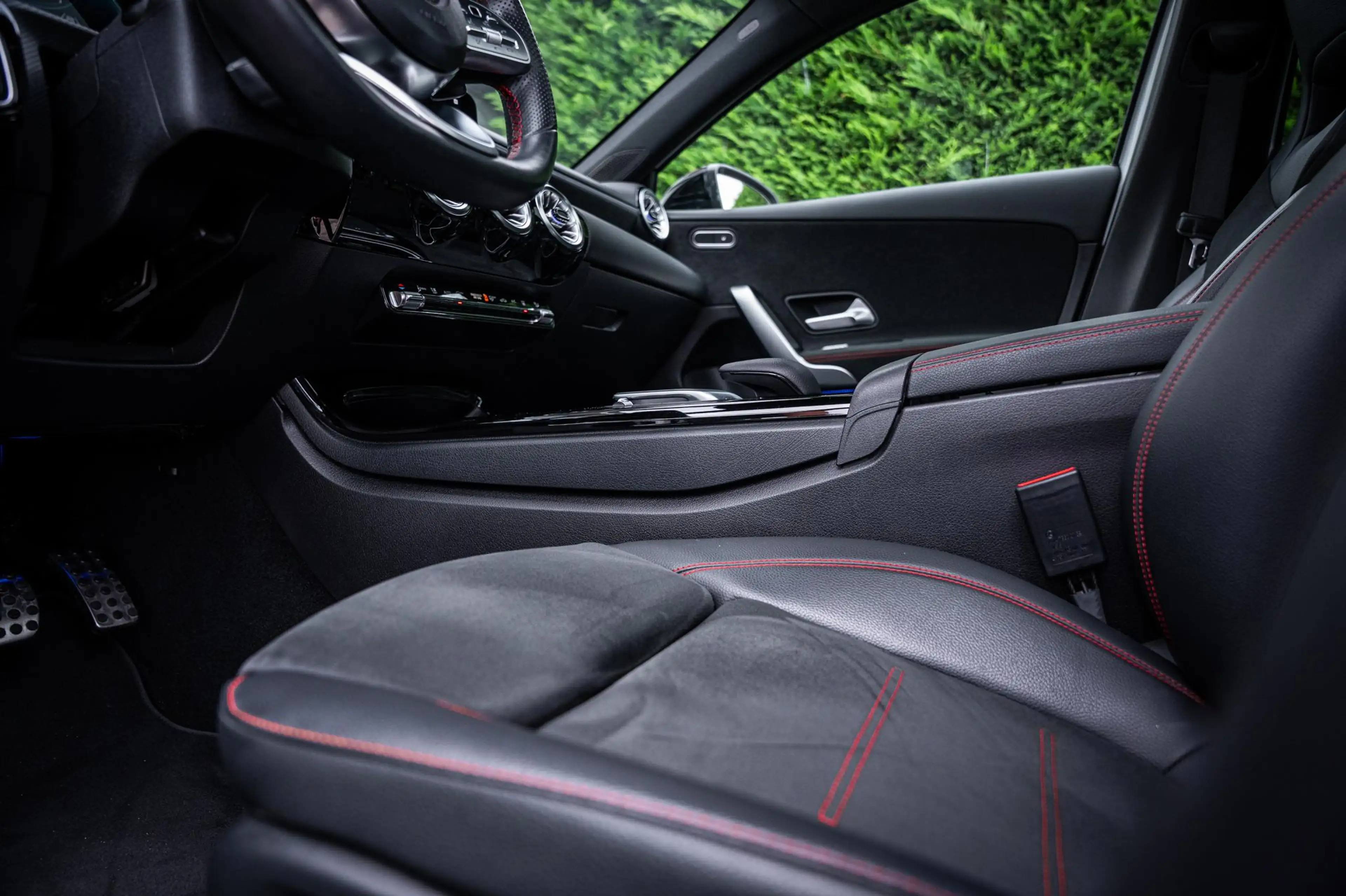 Mercedes-Benz A 250 250e AMG Line Pano-dak|Sfeerverl.|Carplay|Camera|W — photo 33