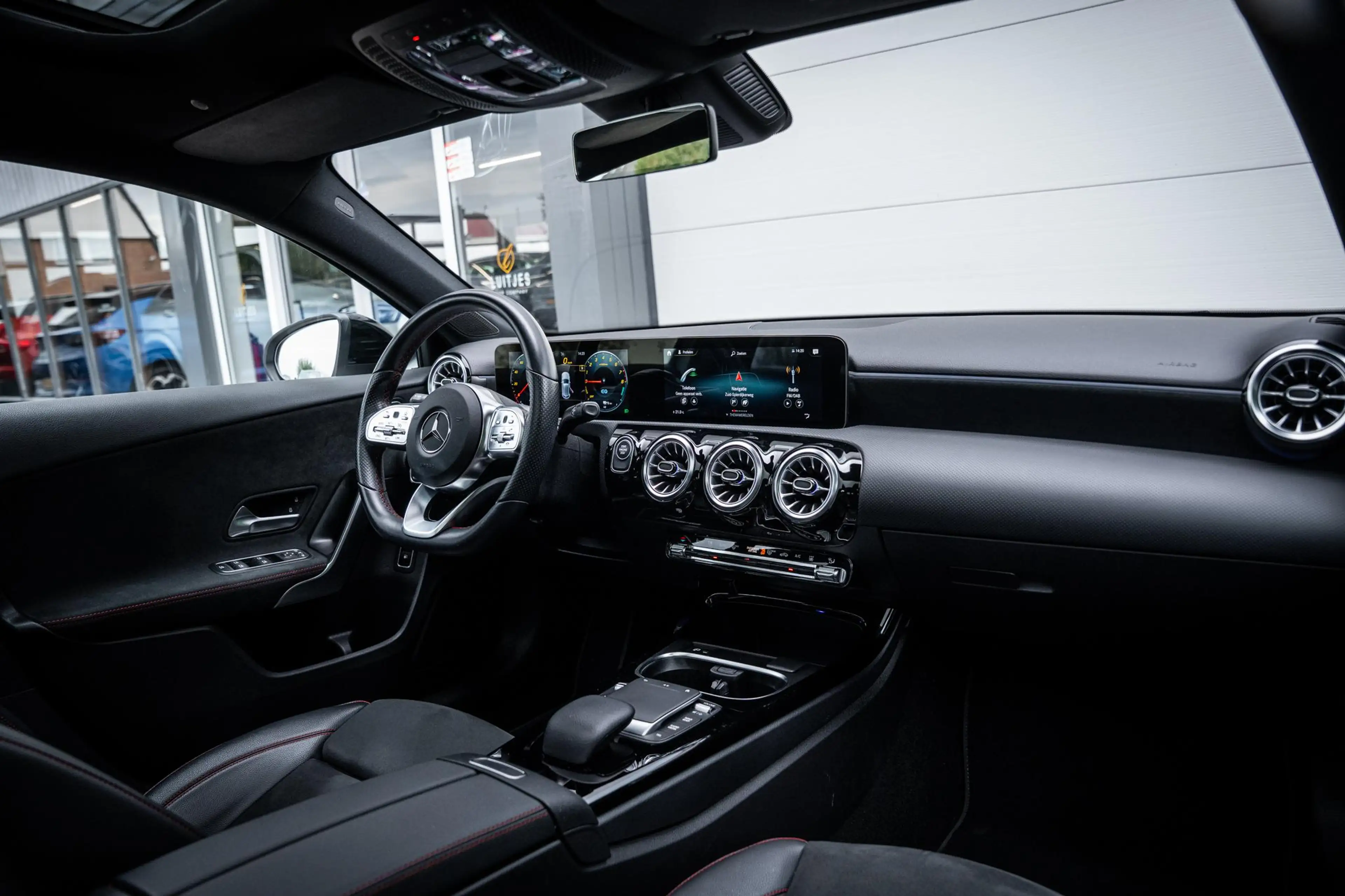 Mercedes-Benz A 250 250e AMG Line Pano-dak|Sfeerverl.|Carplay|Camera|W — photo 30