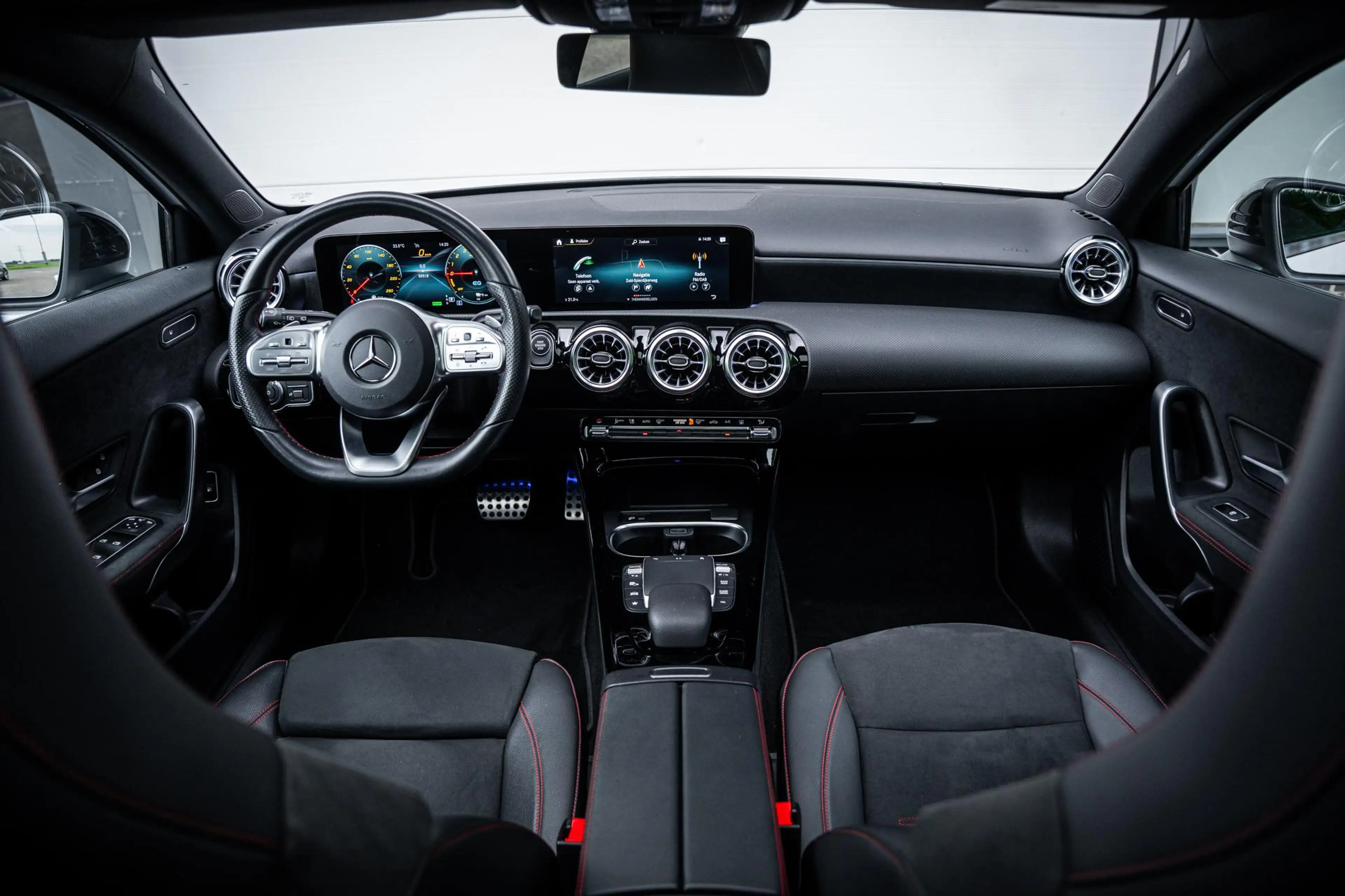 Mercedes-Benz A 250 250e AMG Line Pano-dak|Sfeerverl.|Carplay|Camera|W — photo 20
