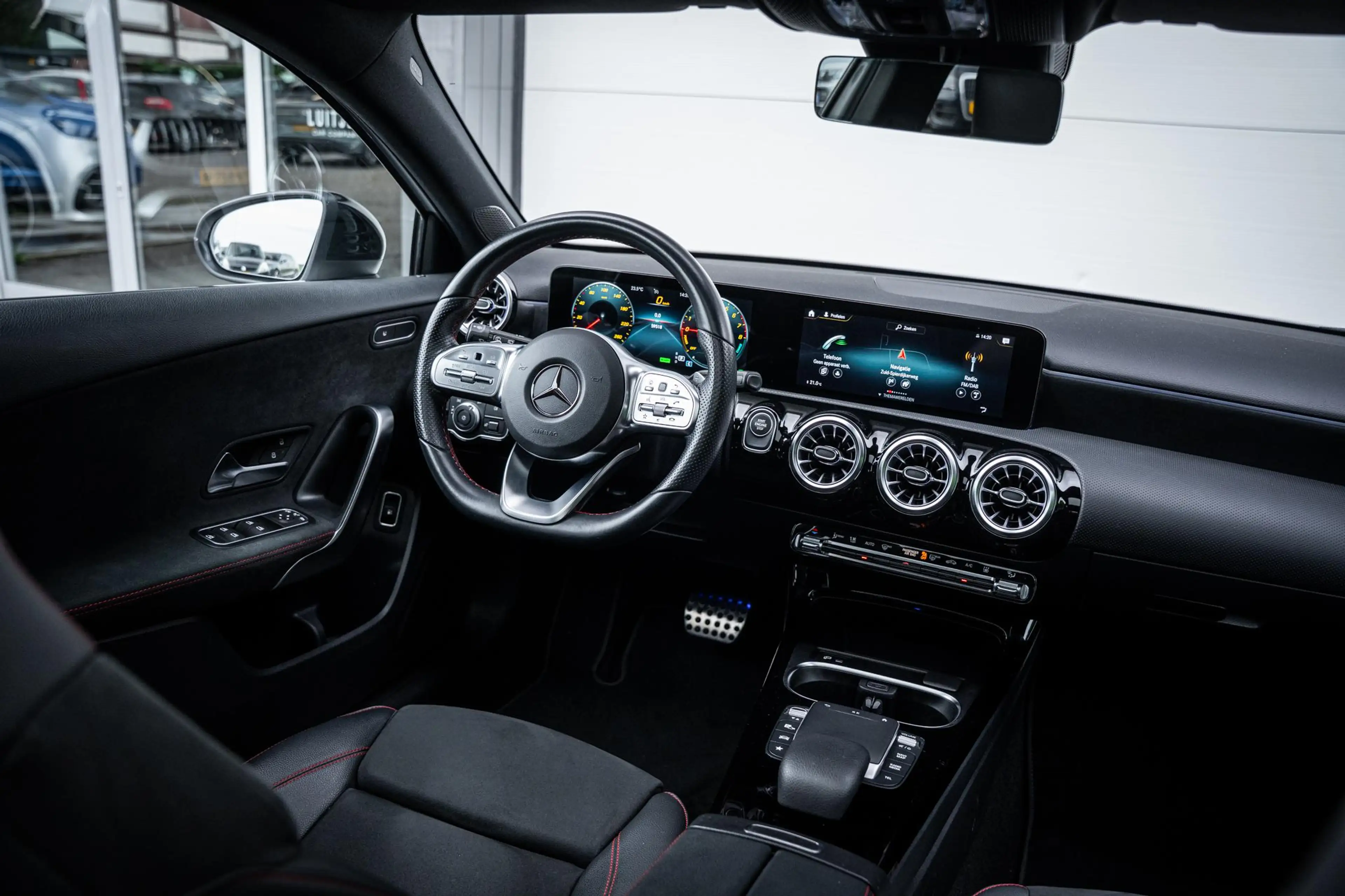 Mercedes-Benz A 250 250e AMG Line Pano-dak|Sfeerverl.|Carplay|Camera|W — photo 43