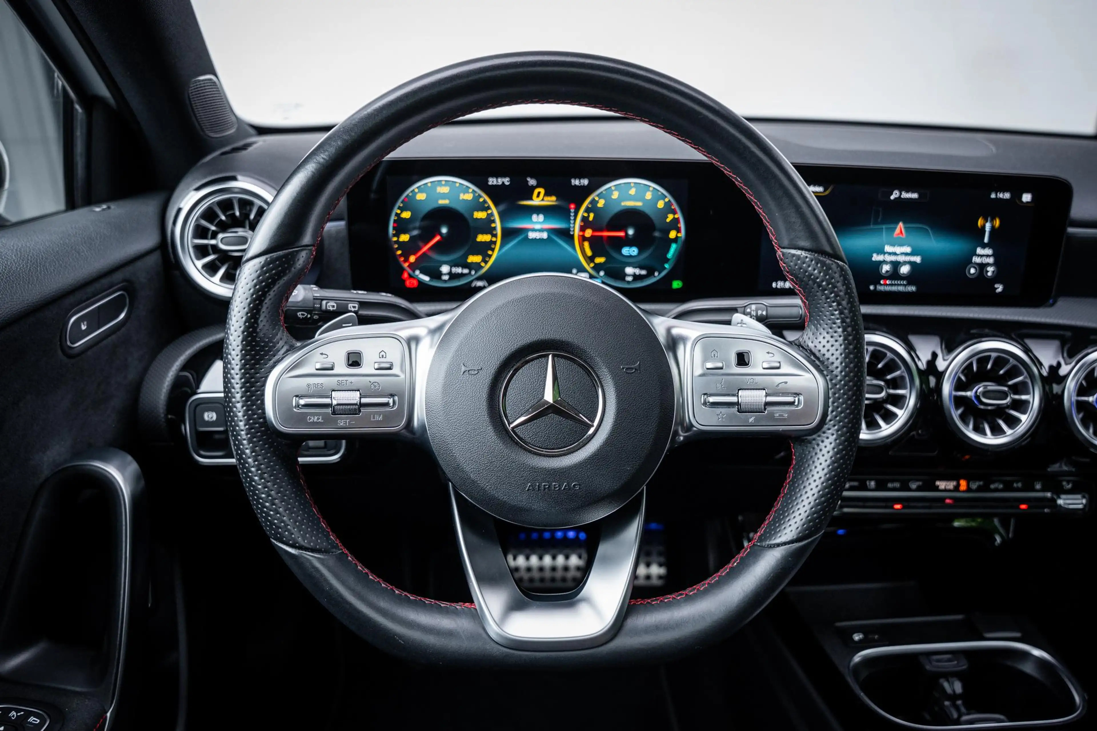 Mercedes-Benz A 250 250e AMG Line Pano-dak|Sfeerverl.|Carplay|Camera|W — photo 39