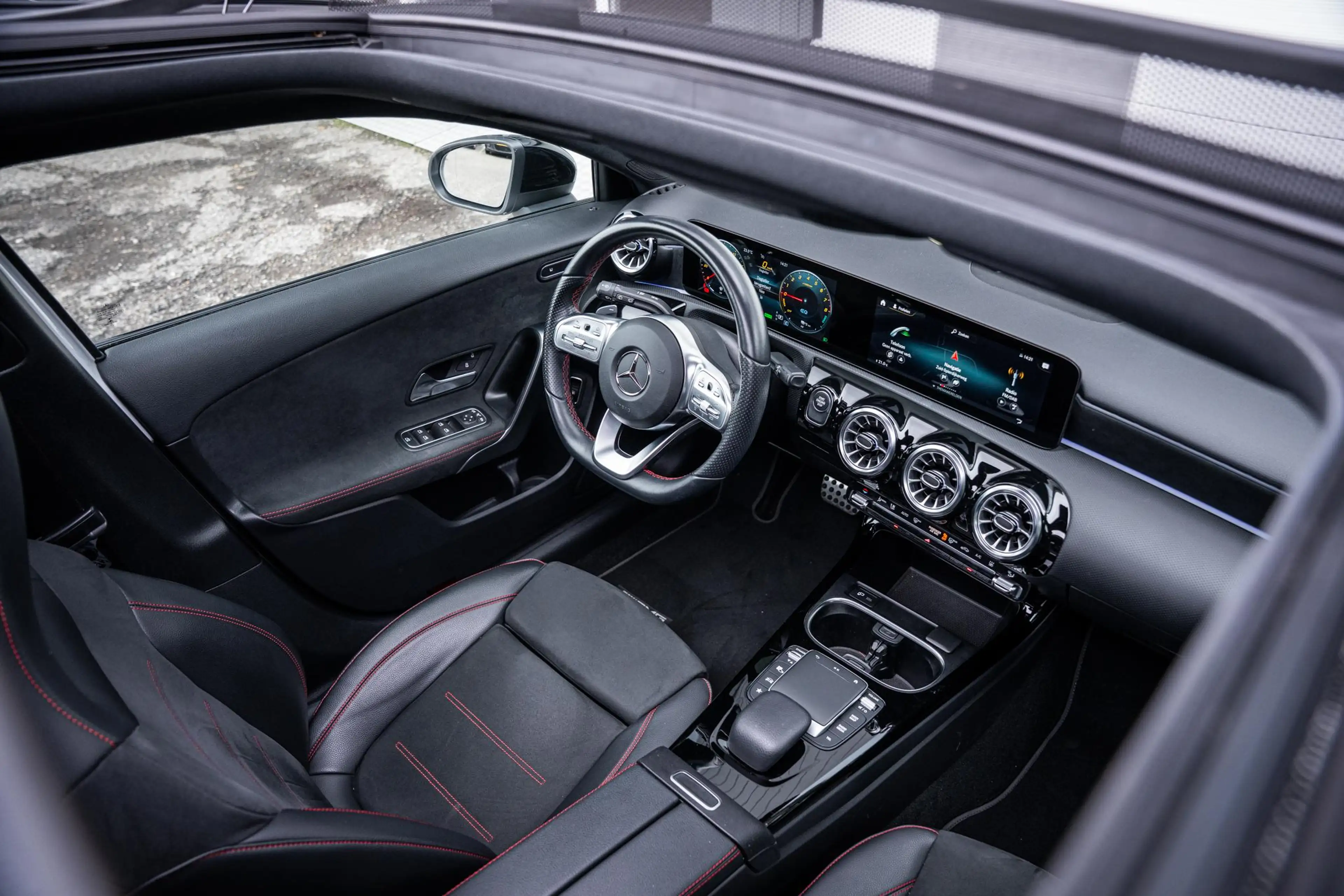 Mercedes-Benz A 250 250e AMG Line Pano-dak|Sfeerverl.|Carplay|Camera|W — photo 19