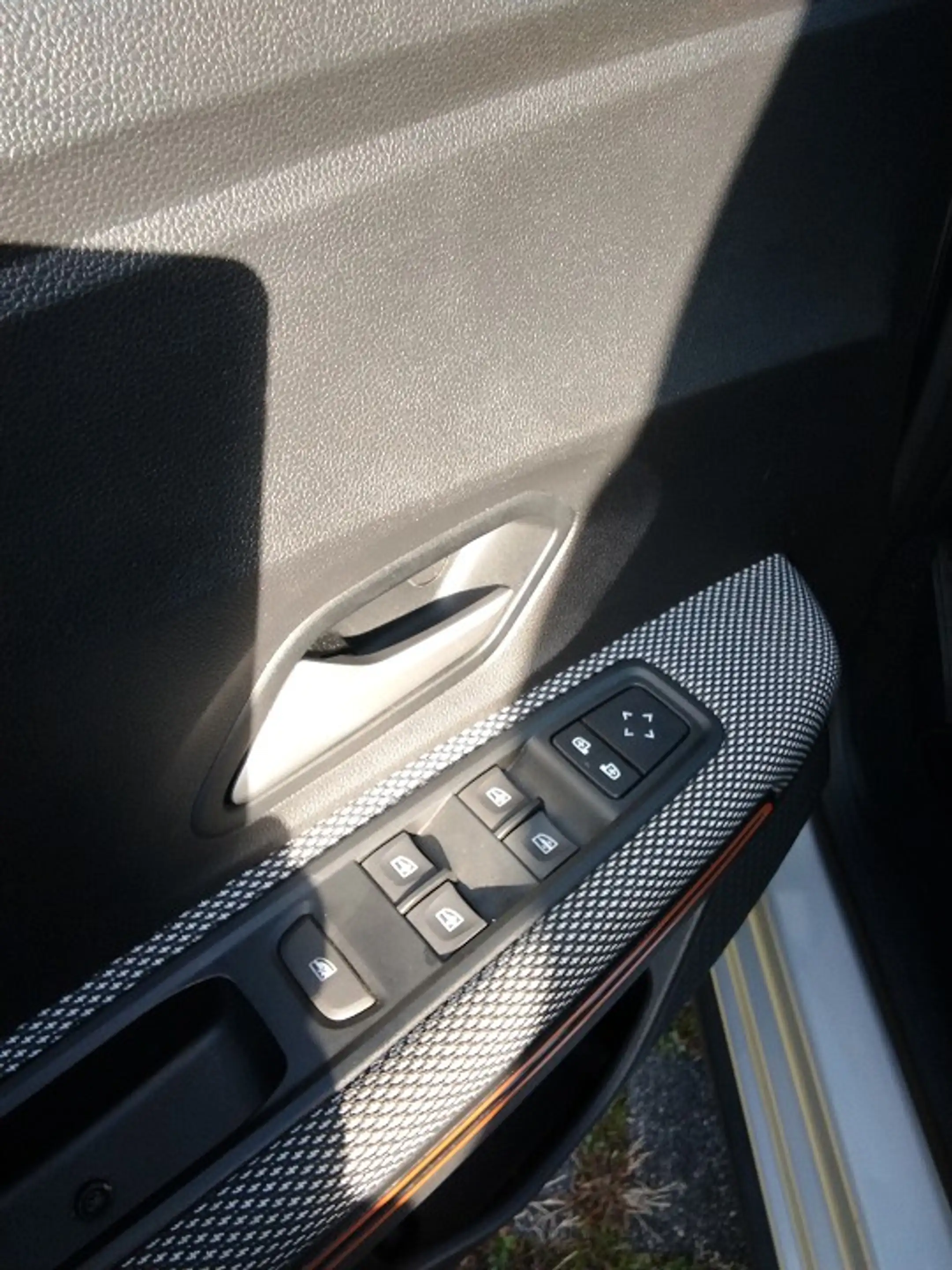 Dacia Sandero Stepway Expression TCe 90 — photo 14