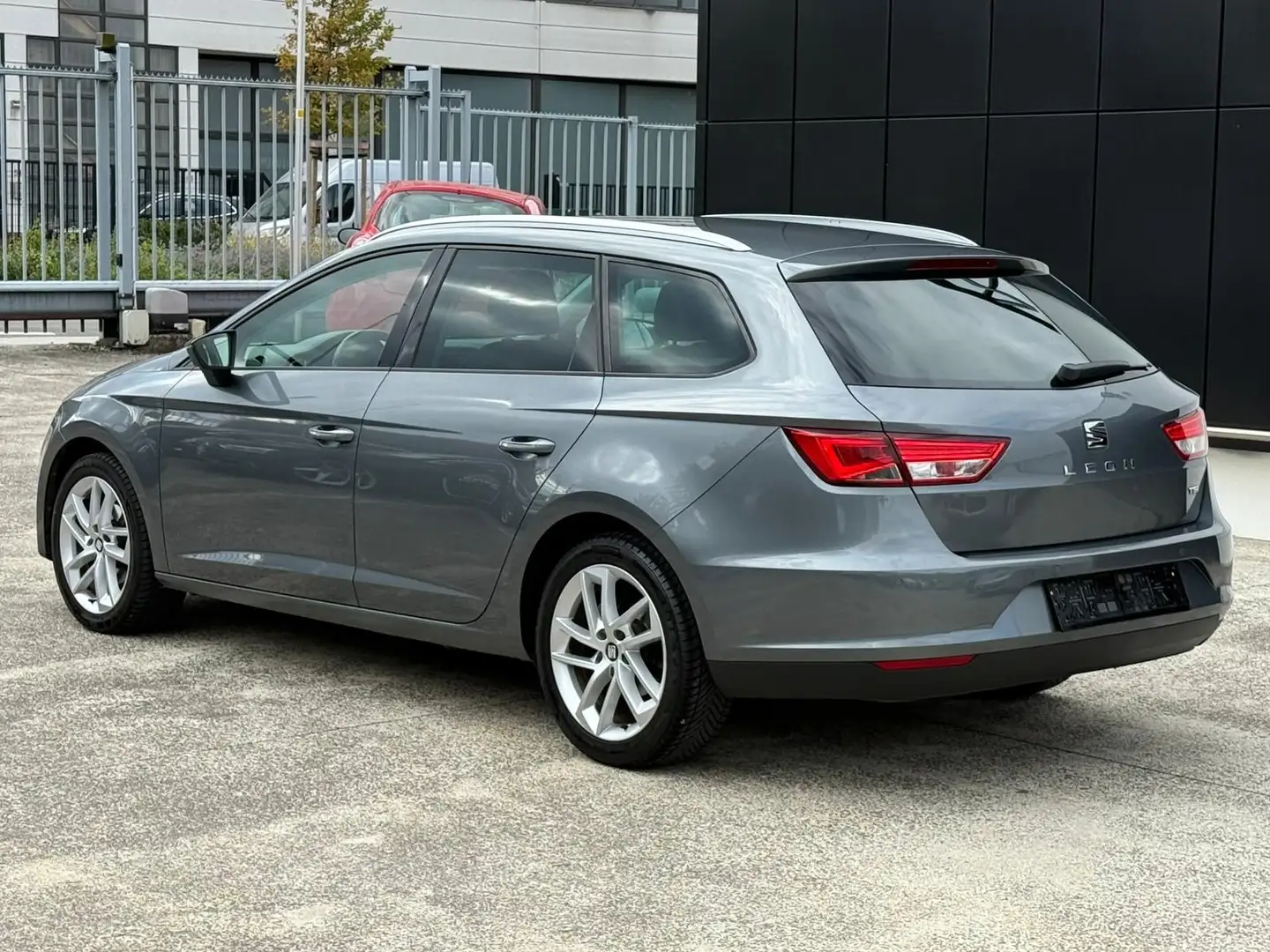 SEAT Leon 1.2 ESSENCE - CONTRÔLE TECHNIQUE OK Gris - 2