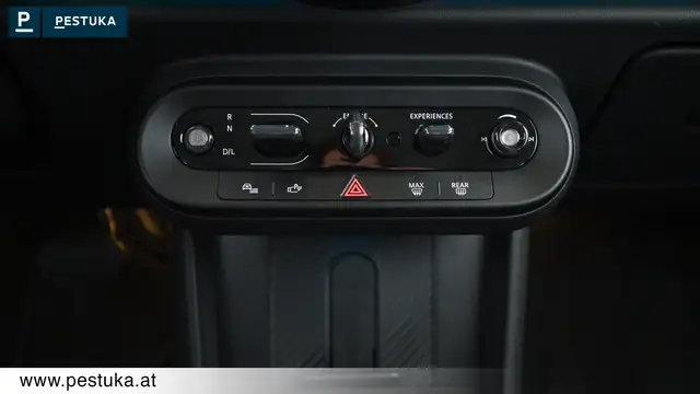 MINI Hatch view 12