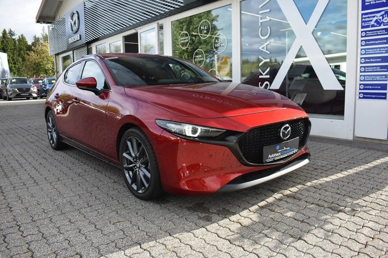 Mazda 3 SKYACTIV-G 2.0 M Hybrid Rot - 1