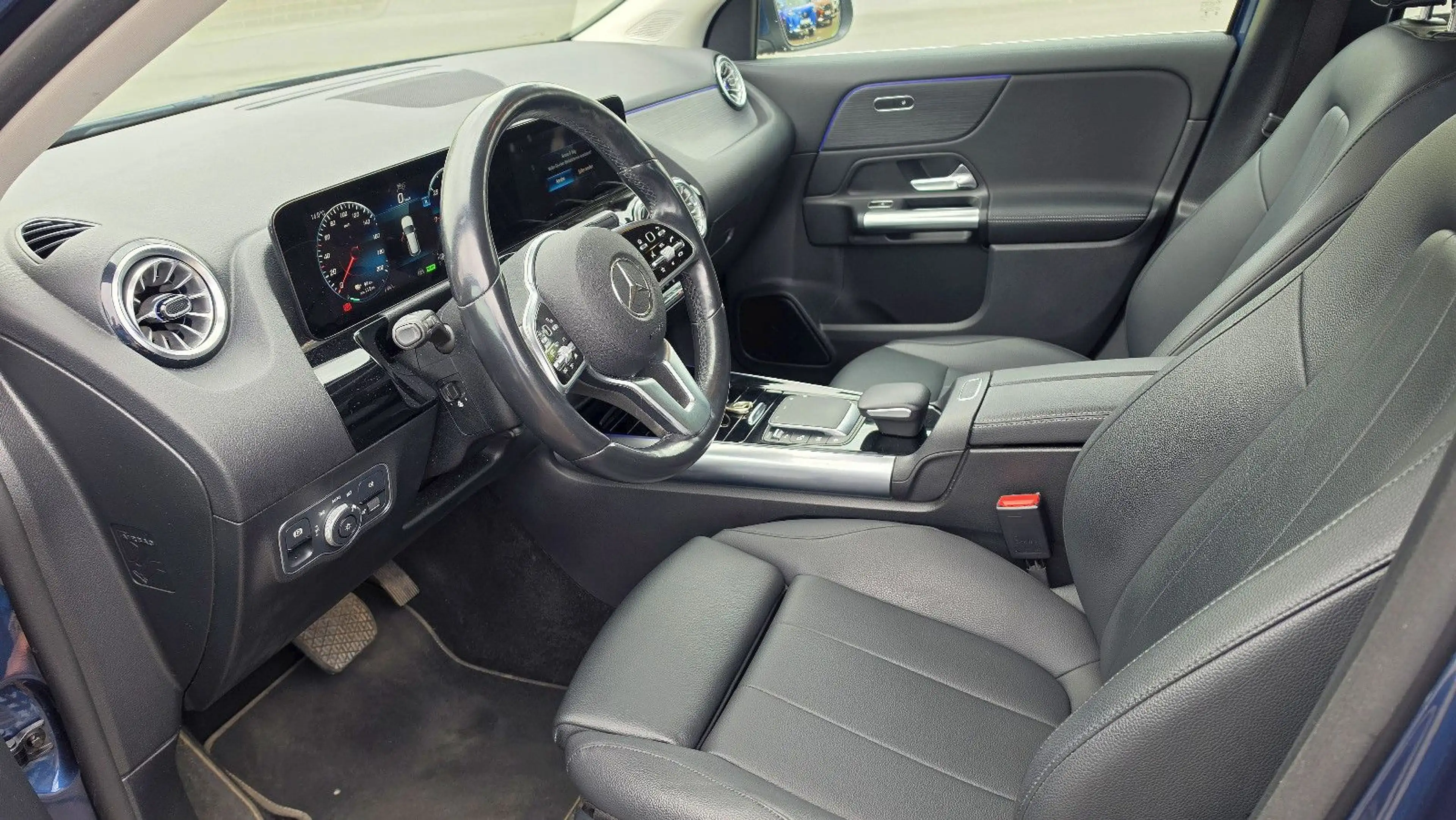 Mercedes-Benz EQA EQA 250+ — photo 9