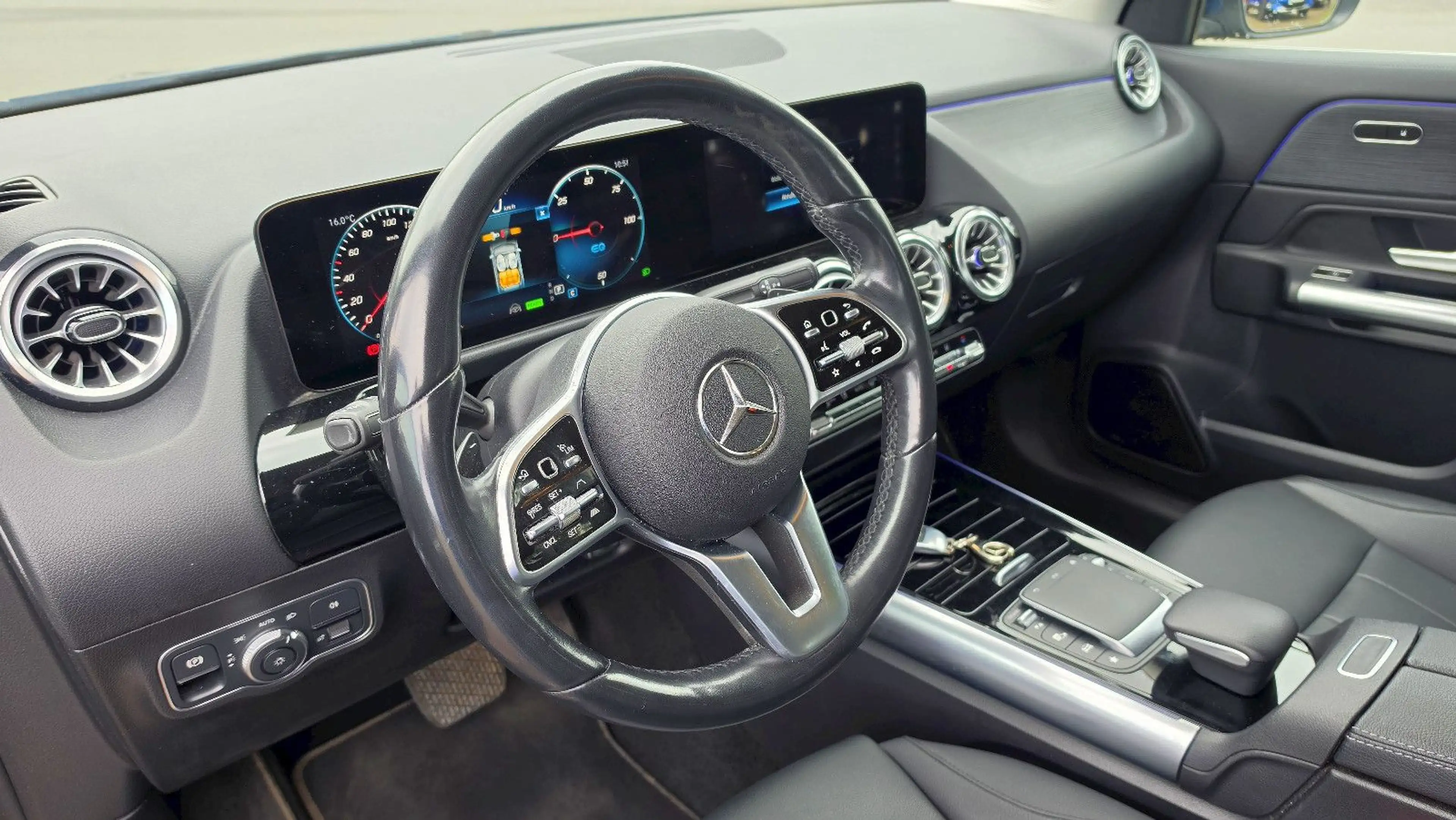Mercedes-Benz EQA EQA 250+ — photo 10