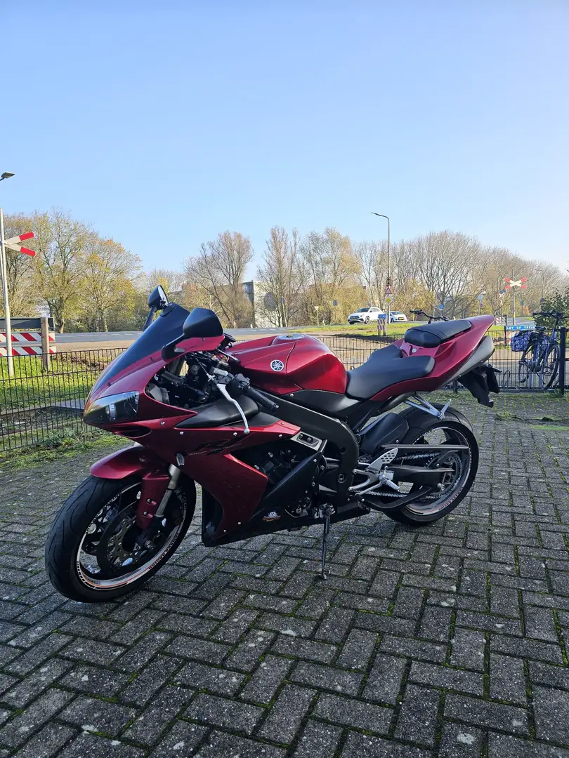 Yamaha YZF-R1 Roşu - 1