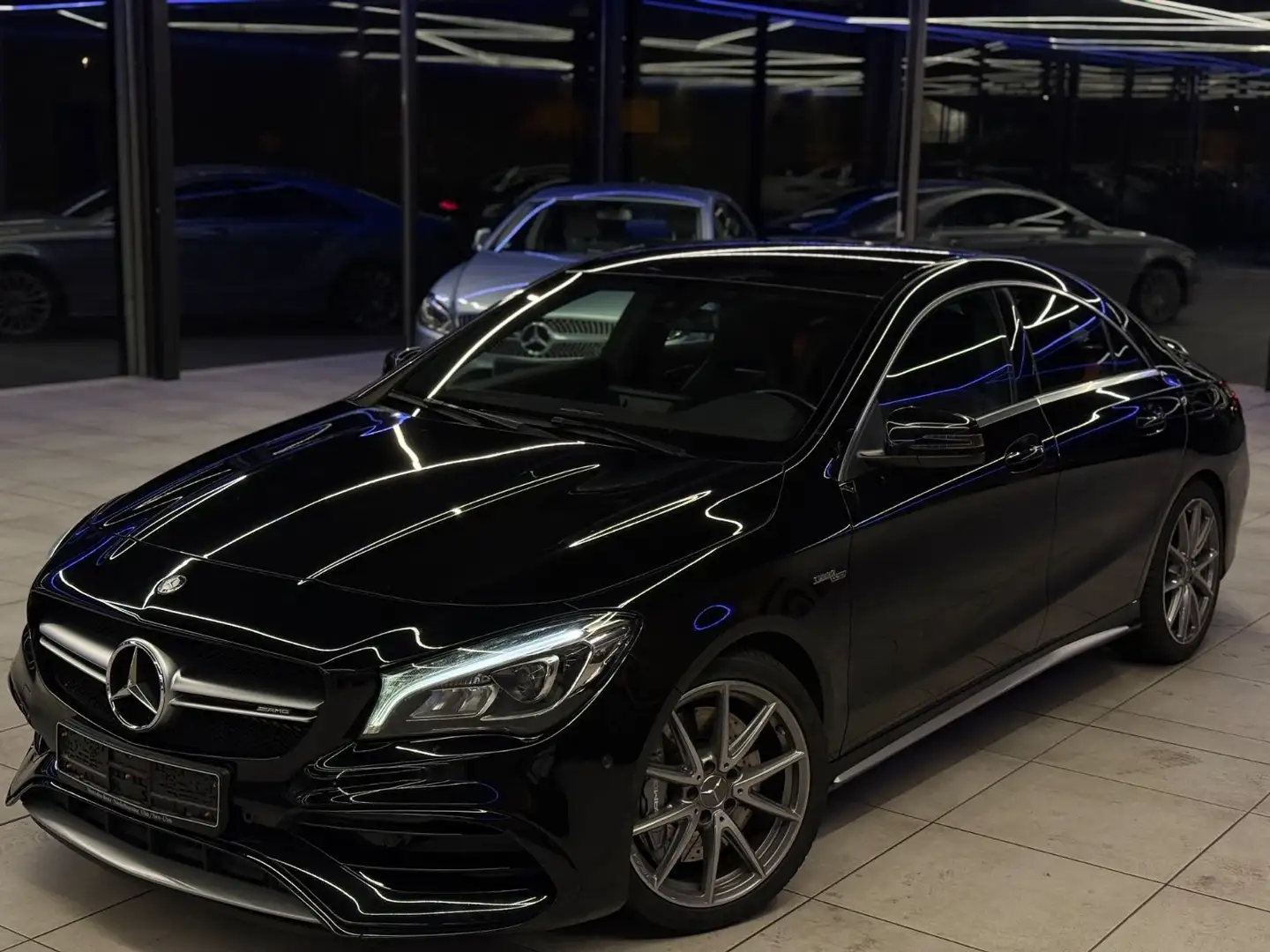 Mercedes-Benz CLA 45 AMG *2.HAND*SCHECKHEFT MB*TOP Noir - 1