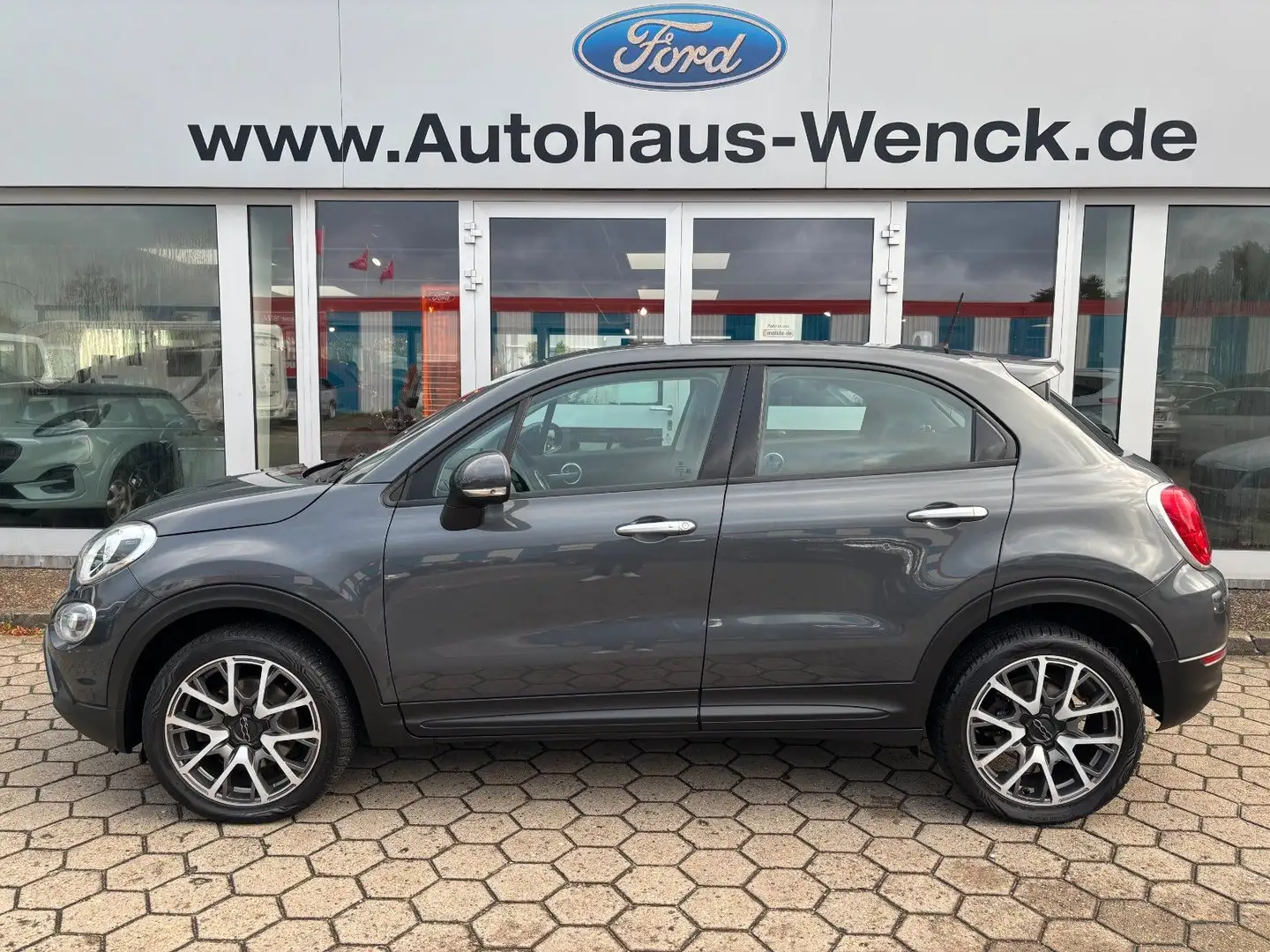 Fiat 500X *3.HAND*AUTOMATIK*PANORAMA*NAVI*LEDER*HU NEU Grau - 1