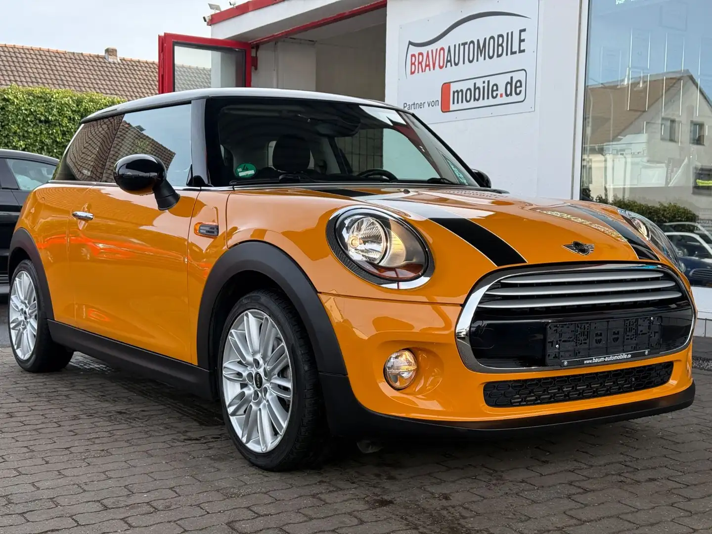 MINI Cooper *AUT.*LEDER*SHZ*SPORT*KLIMAAUT.*29.000KM* Orange - 1