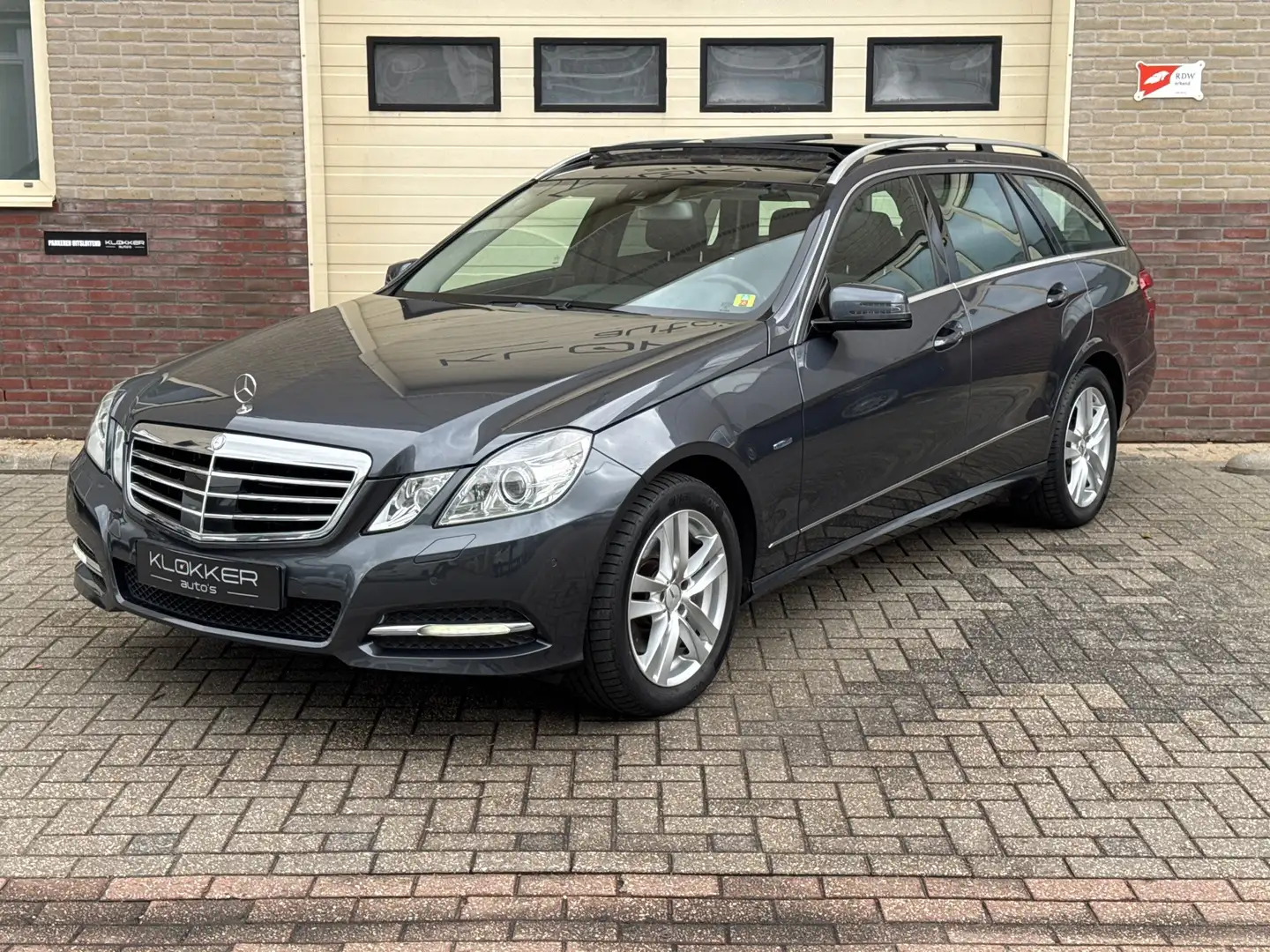 Mercedes-Benz E 350 Estate CGI Avantgarde Pano | Standkachel | Distron Gris - 1
