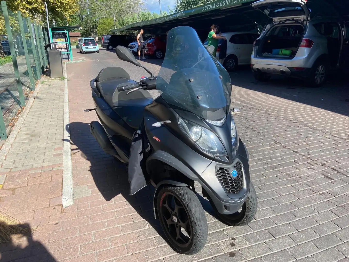Piaggio MP3 350 Noir - 1