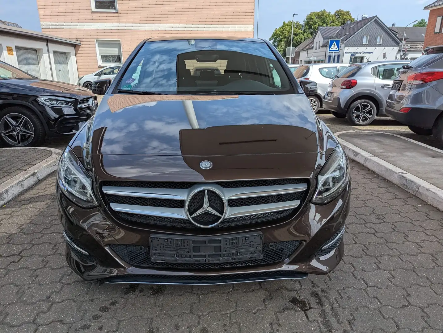 Mercedes-Benz B 200 7G-DCT Navi & Rückfahrkamera, Wenig Kilometer brončana - 2