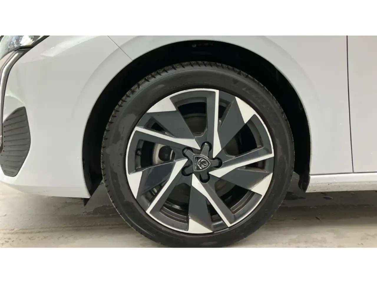 Peugeot 308 Allure Pack 1.2 PureTech Navi Kamera Led 19