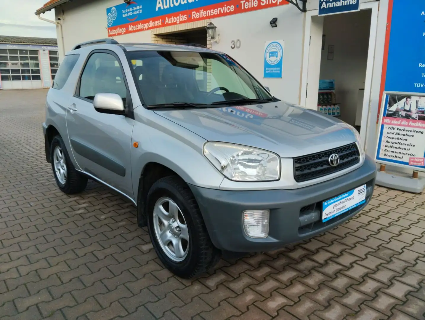 Toyota RAV 4 1.8-l-VVT-i TÜV-AU 12-2027 Silber - 1